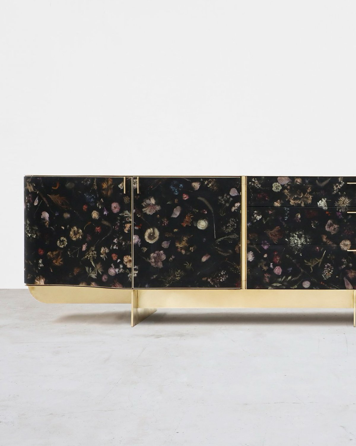 Flora Credenza 365 Brass Marcin Rusak Studio Thumbnail 01