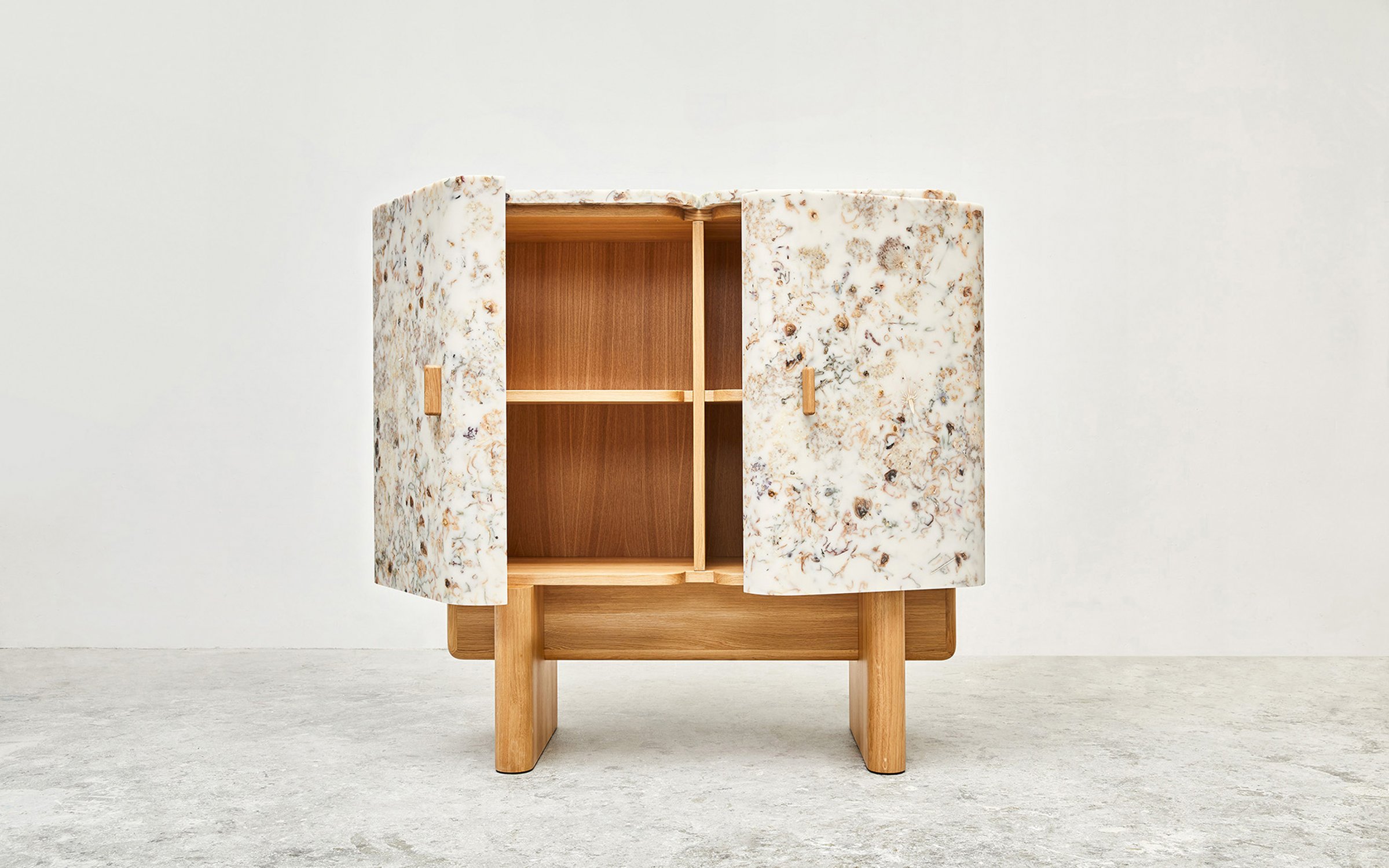 Flora_Cabinet_143_White_Perma_by_Marcin_Rusak_Studio_04.jpg