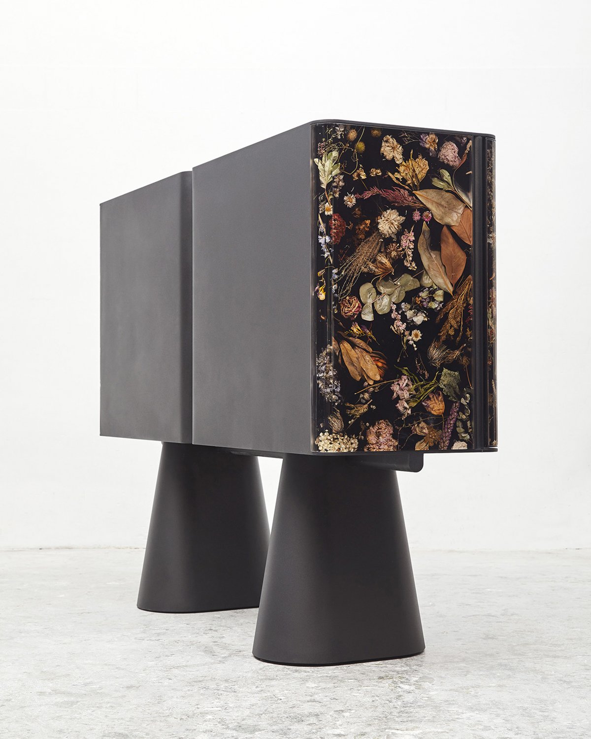 Flora_Cabinet_176_by_Marcin_Rusak_Studio_07.jpg