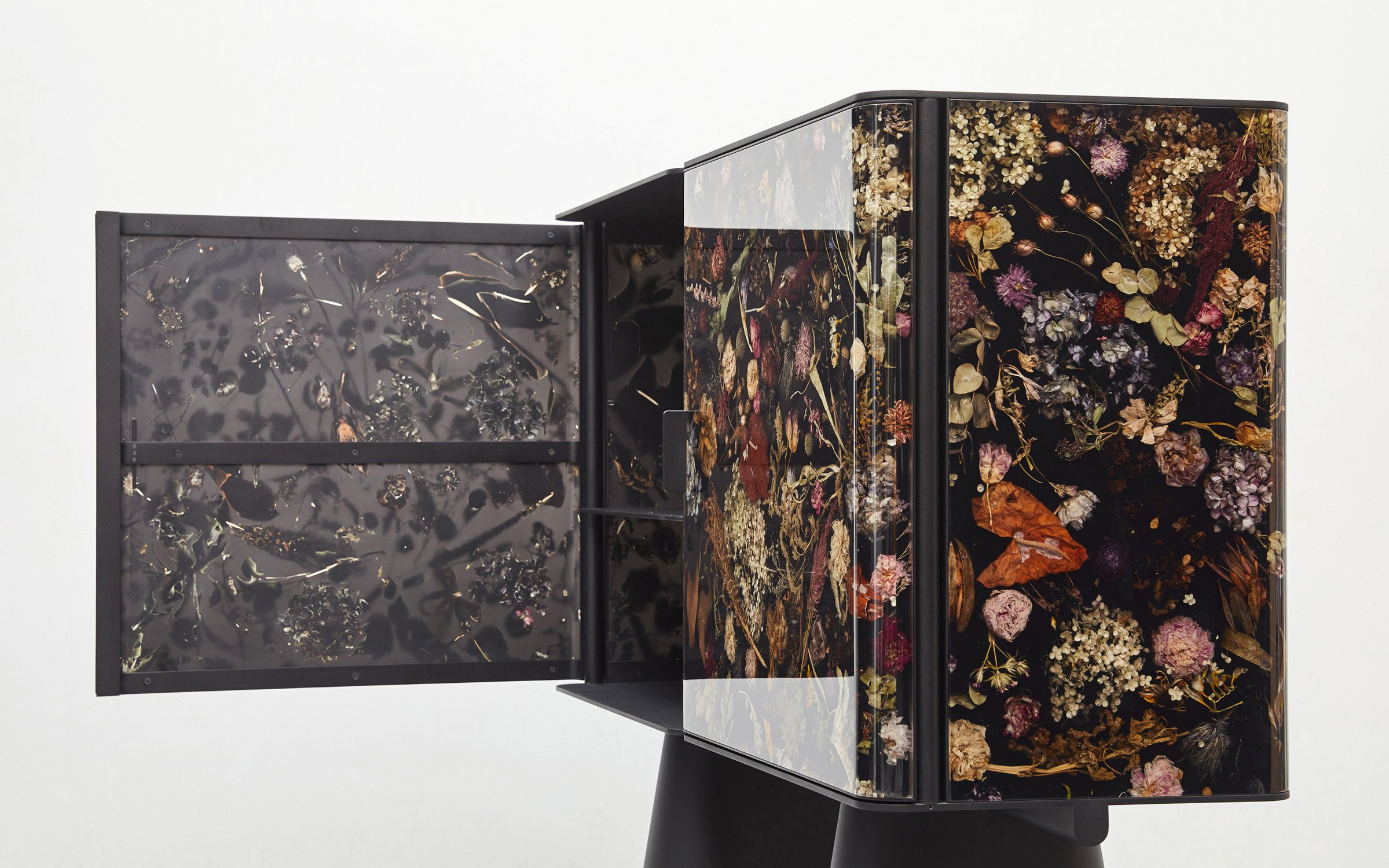 Flora_Cabinet_176_by_Marcin_Rusak_Studio_08.jpg