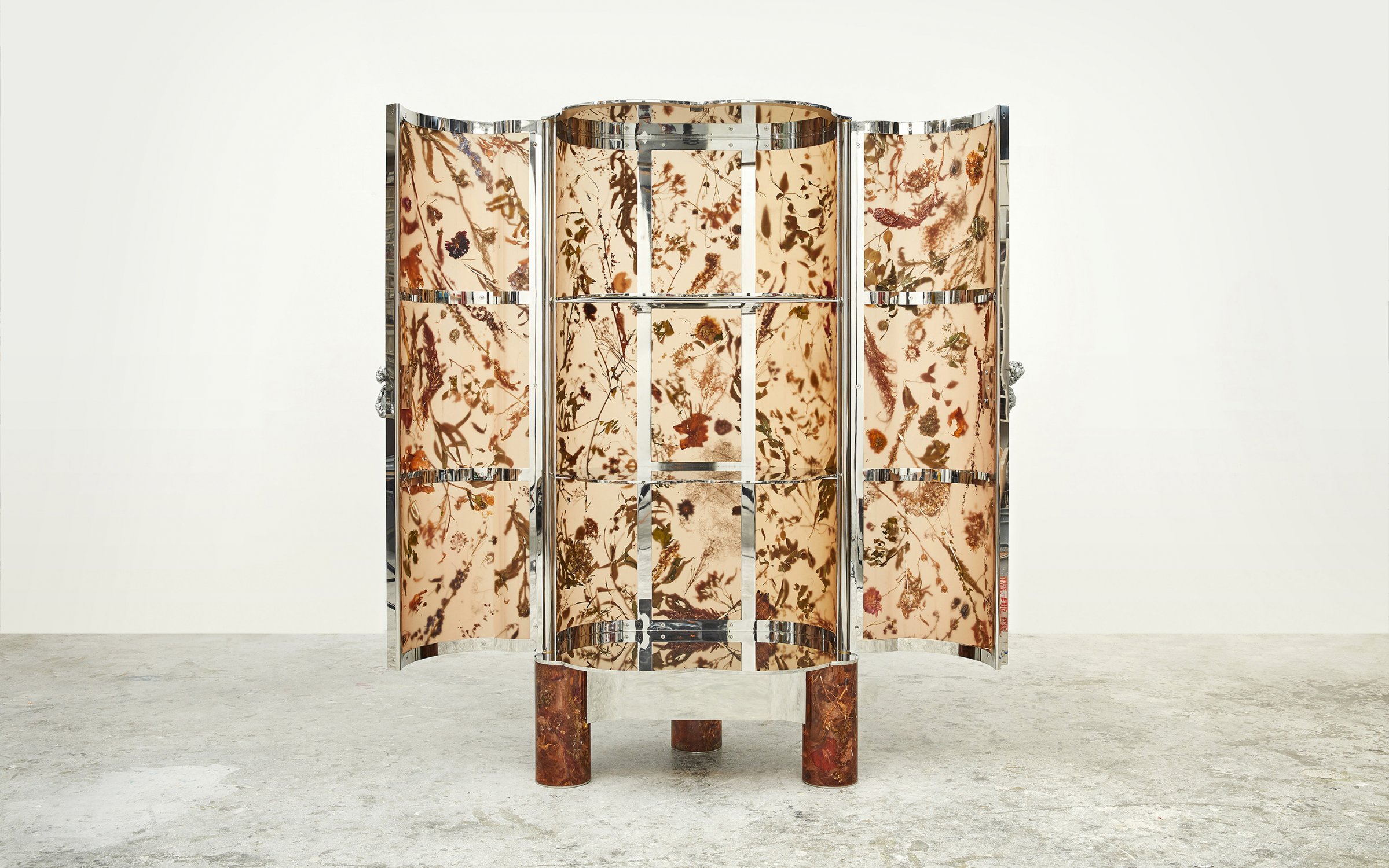 Flora_Cabinet_190_Clear_Amber_by_Marcin_Rusak_Studio_05.jpg