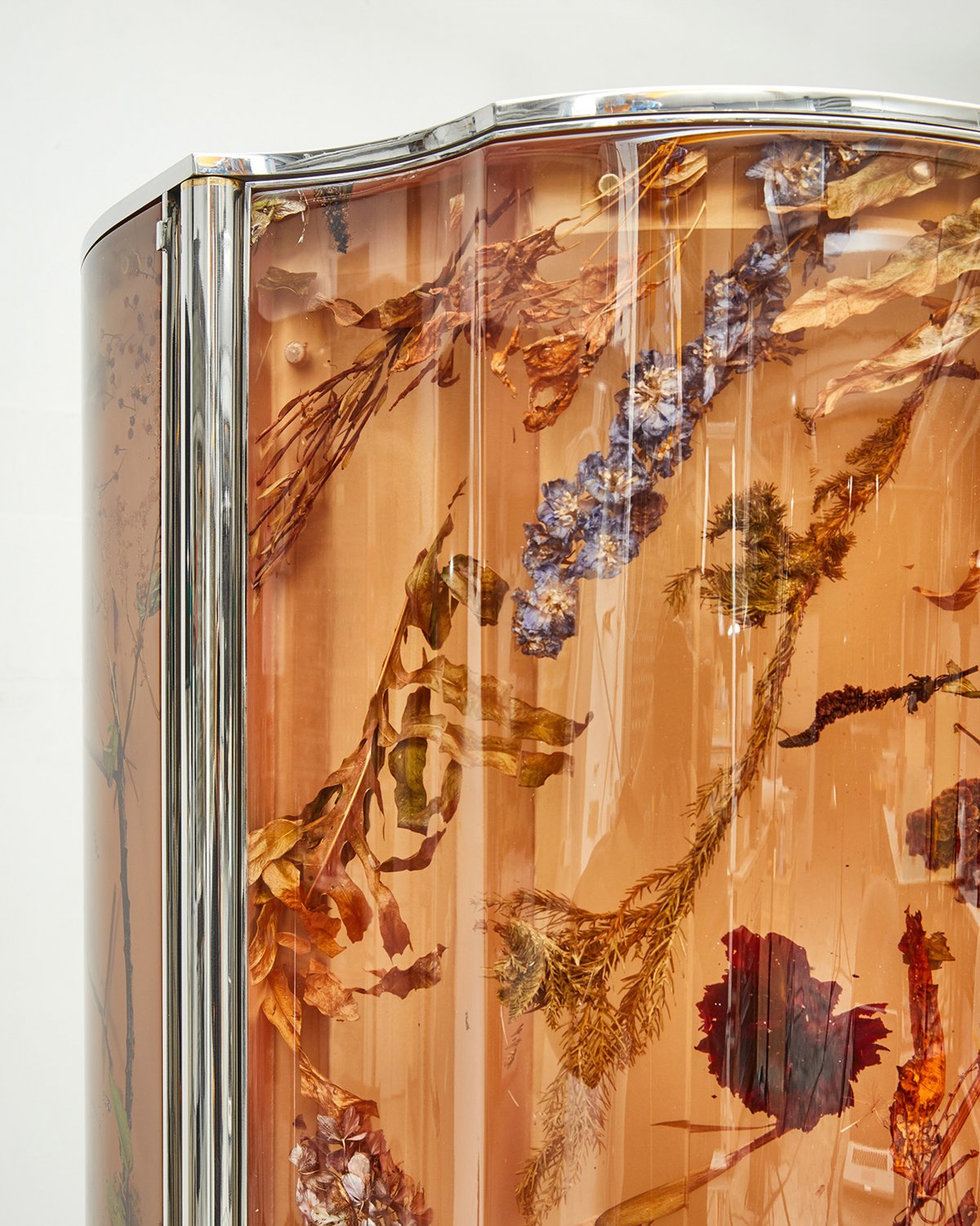 Flora_Cabinet_190_Clear_Amber_by_Marcin_Rusak_Studio_06.jpg