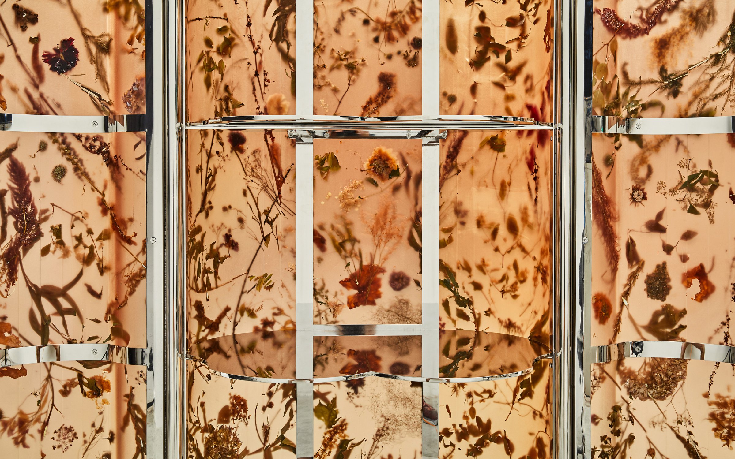 Flora_Cabinet_190_Clear_Amber_by_Marcin_Rusak_Studio_08.jpg