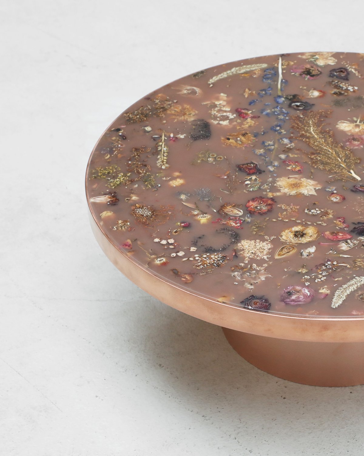 Flora_Coffee_Table_II_Bronze_by_Marcin_Rusak_Studio_03.jpg