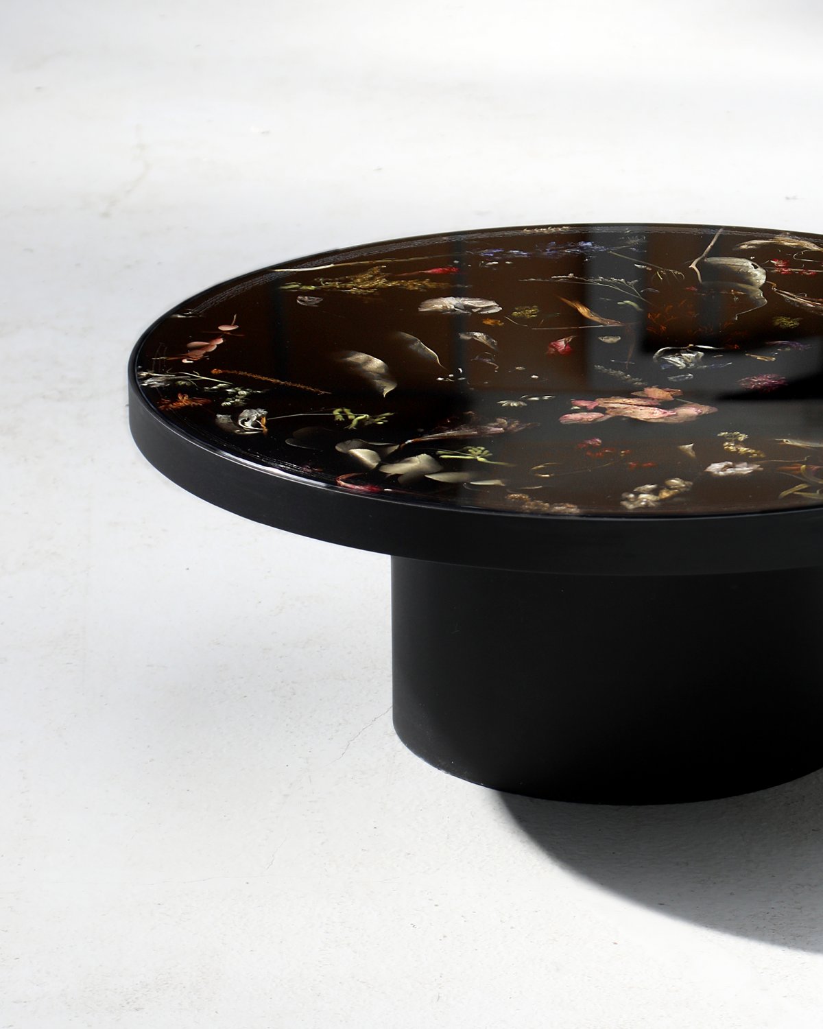 Flora_Coffee_Table_II_Steel_by_Marcin_Rusak_Studio_03.jpg