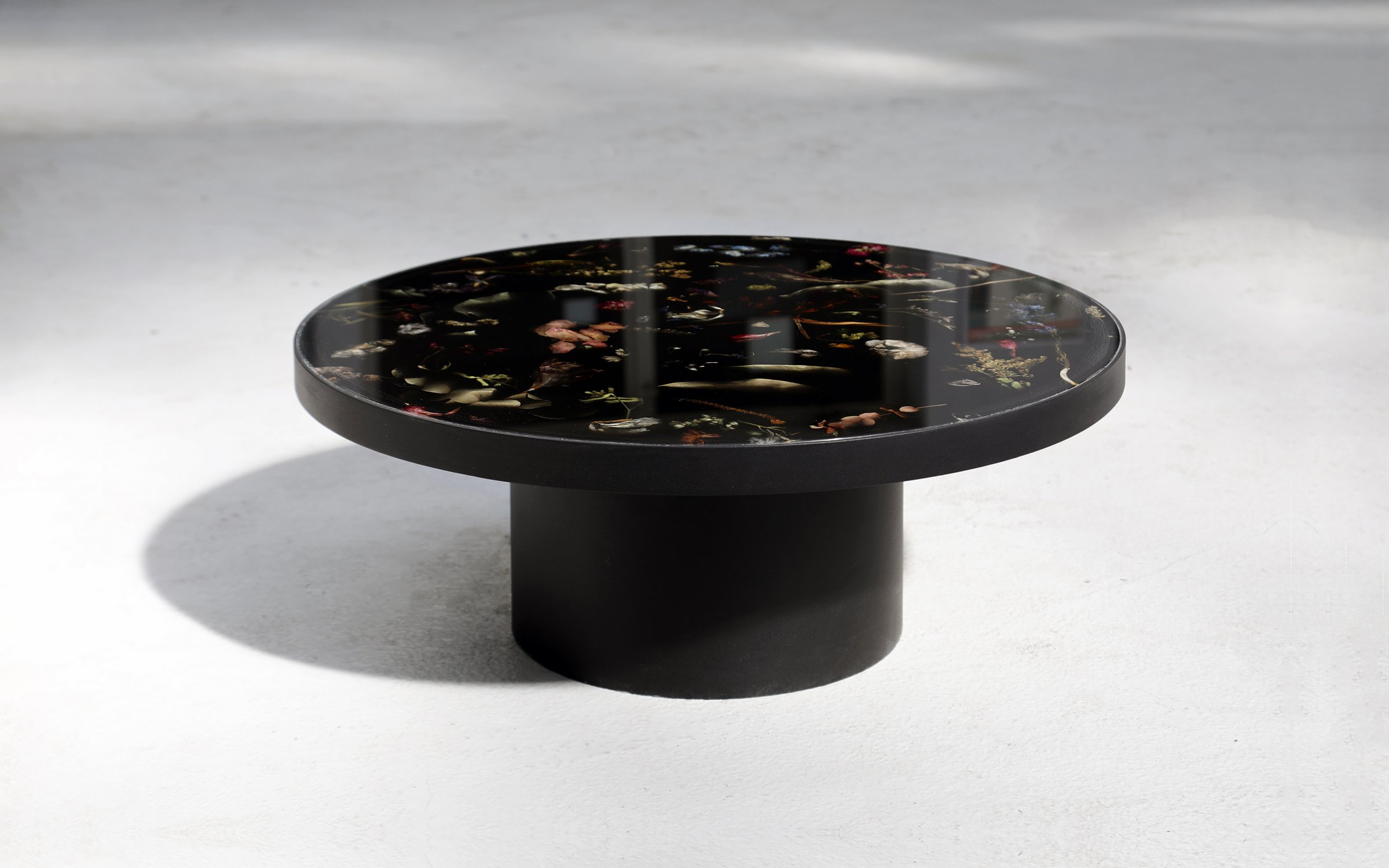 Flora_Coffee_Table_II_Steel_by_Marcin_Rusak_Studio_04.jpg