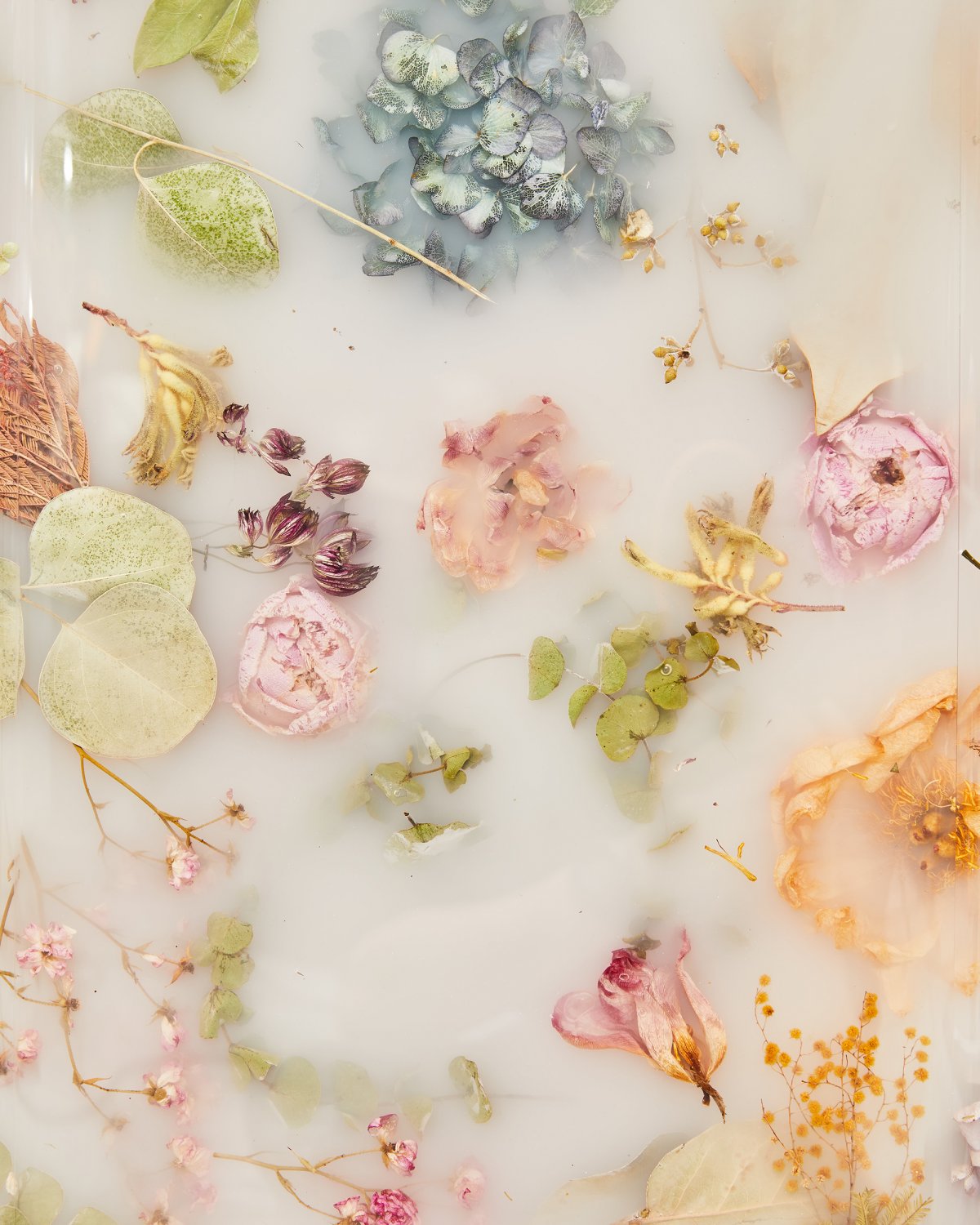 Flora_Credenza_152_Misty_White_by_Marcin_Rusak_Studio_02.jpg