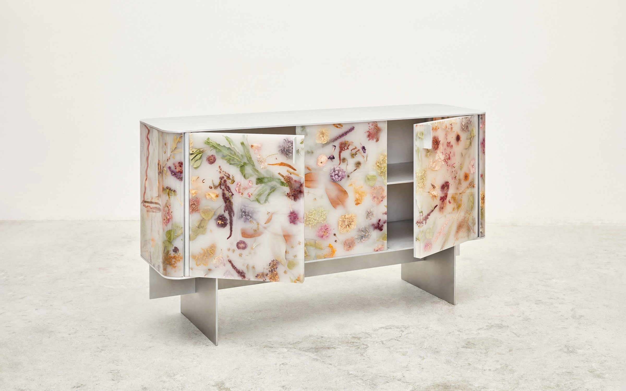 Flora_Credenza_152_Misty_White_by_Marcin_Rusak_Studio_04.jpg
