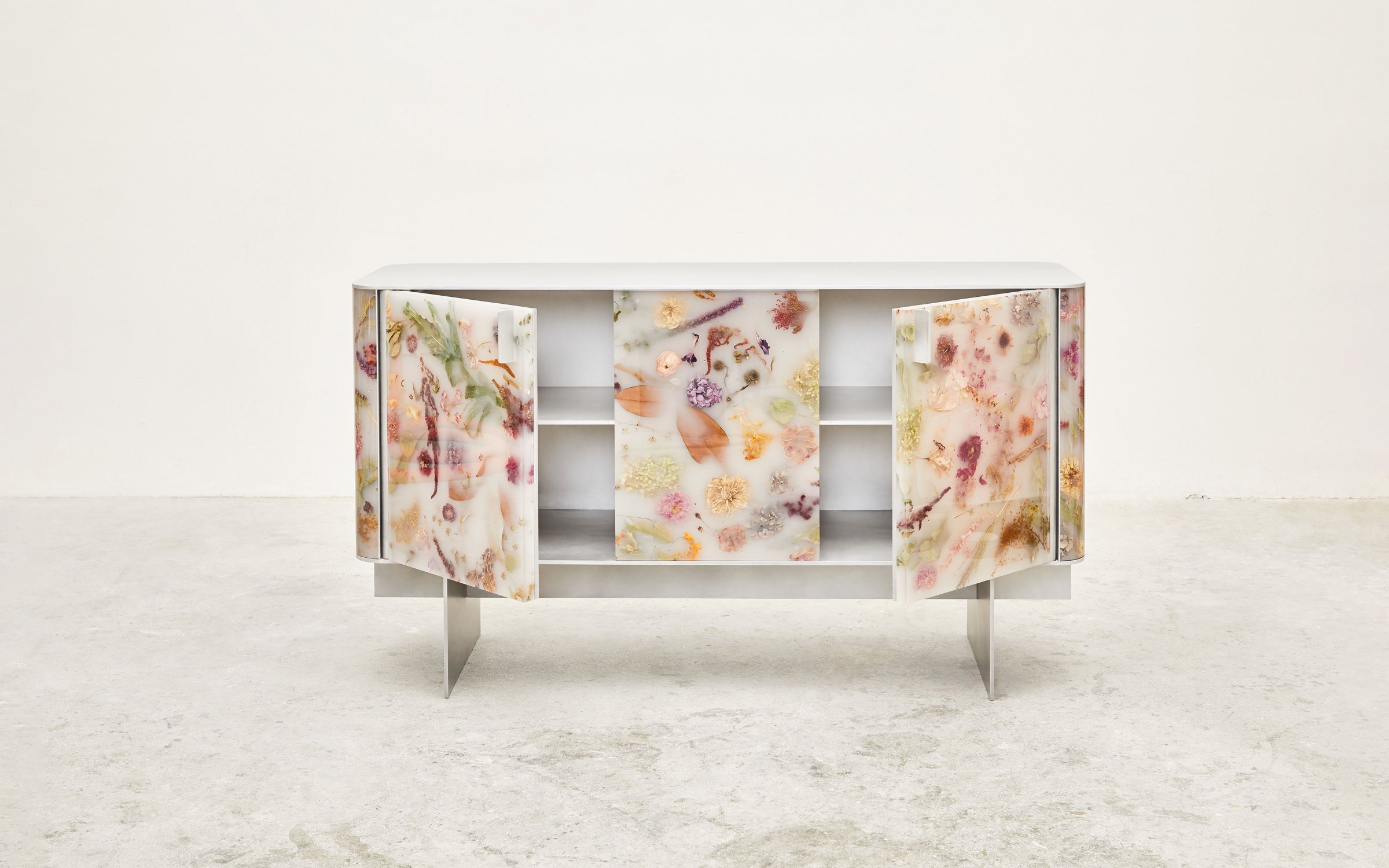 Flora_Credenza_152_Misty_White_by_Marcin_Rusak_Studio_06.jpg