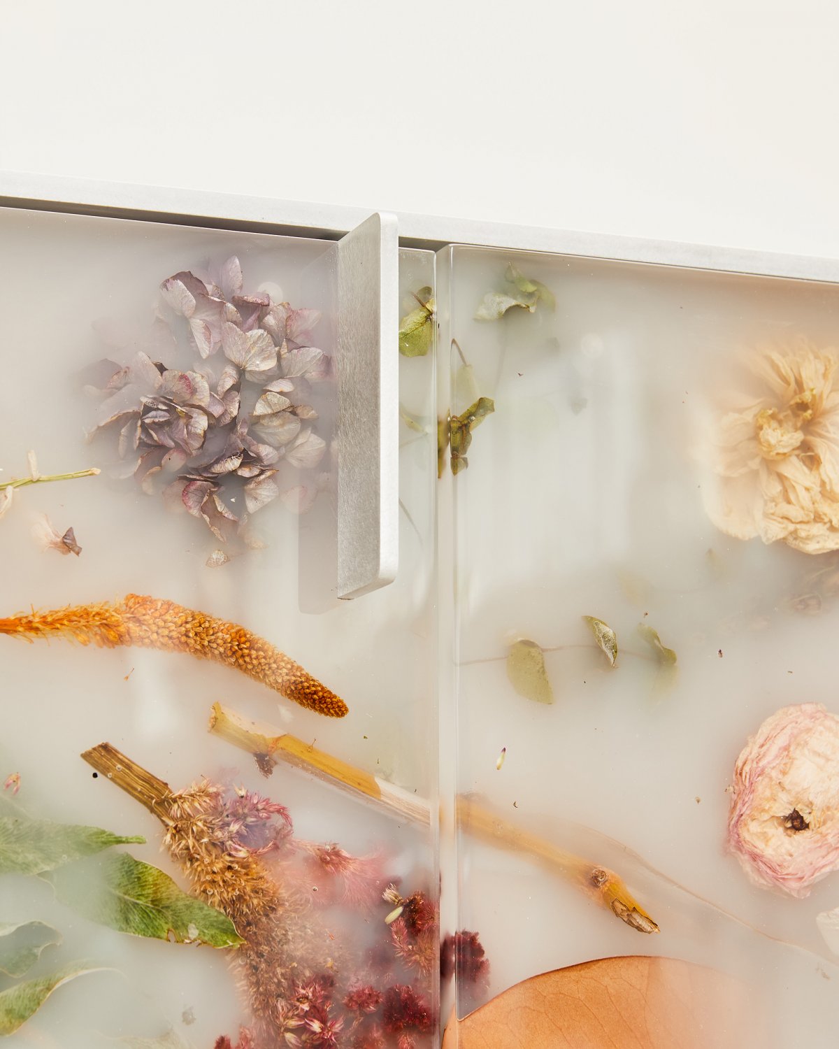 Flora_Credenza_152_Misty_White_by_Marcin_Rusak_Studio_07.jpg