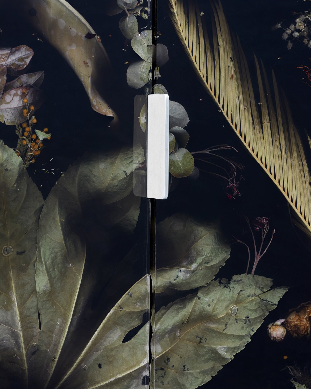 Flora_Credenza_172_Aluminium_by_Marcin_Rusak_Studio_02.jpg