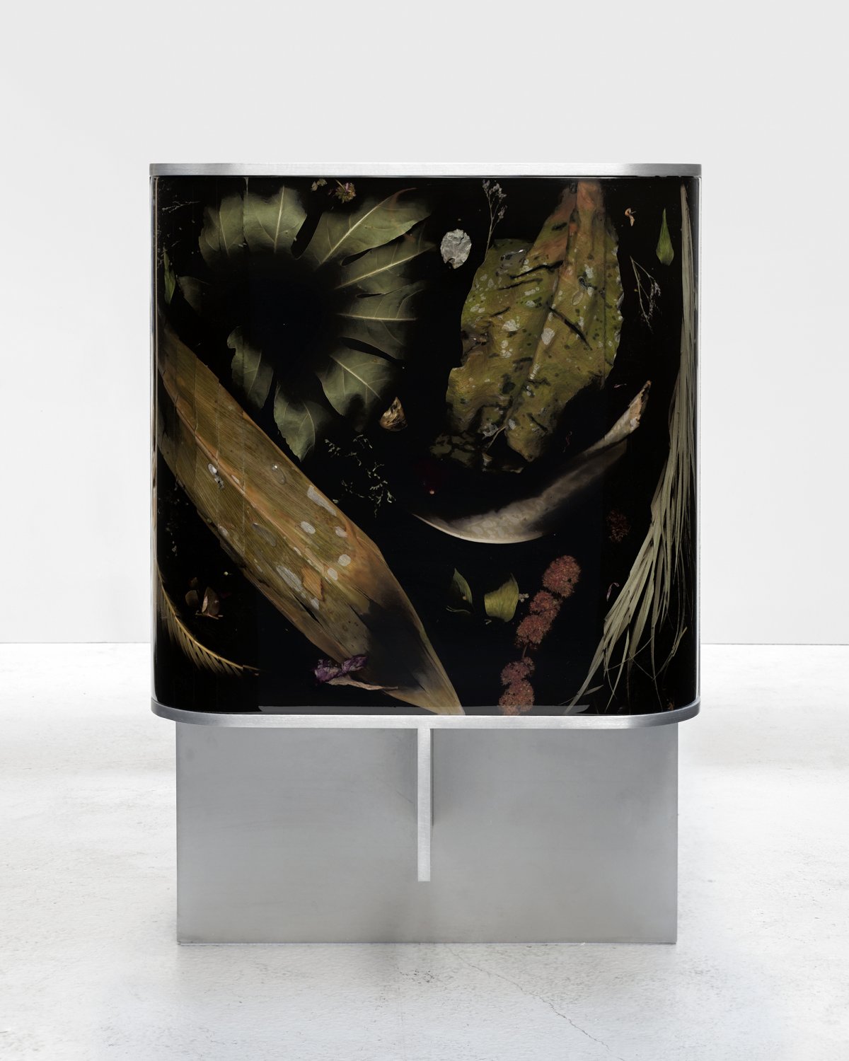 Flora_Credenza_172_Aluminium_by_Marcin_Rusak_Studio_05.jpg