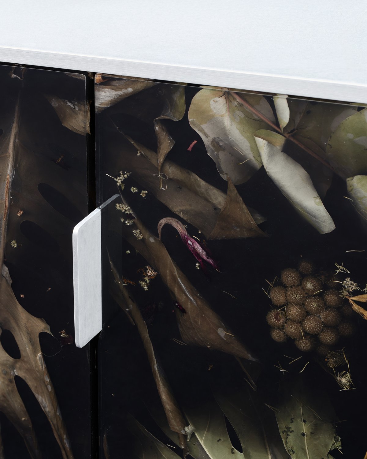 Flora_Credenza_172_Aluminium_by_Marcin_Rusak_Studio_06.jpg