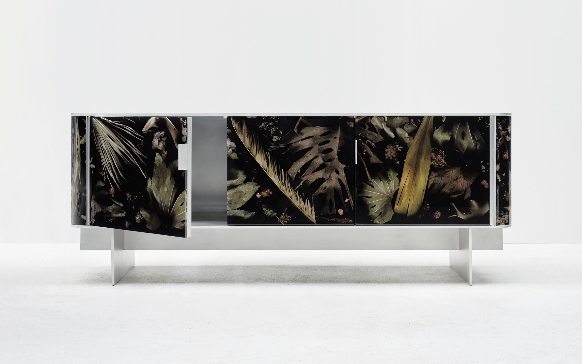 Flora_Credenza_172_Aluminium_by_Marcin_Rusak_Studio_07.jpg