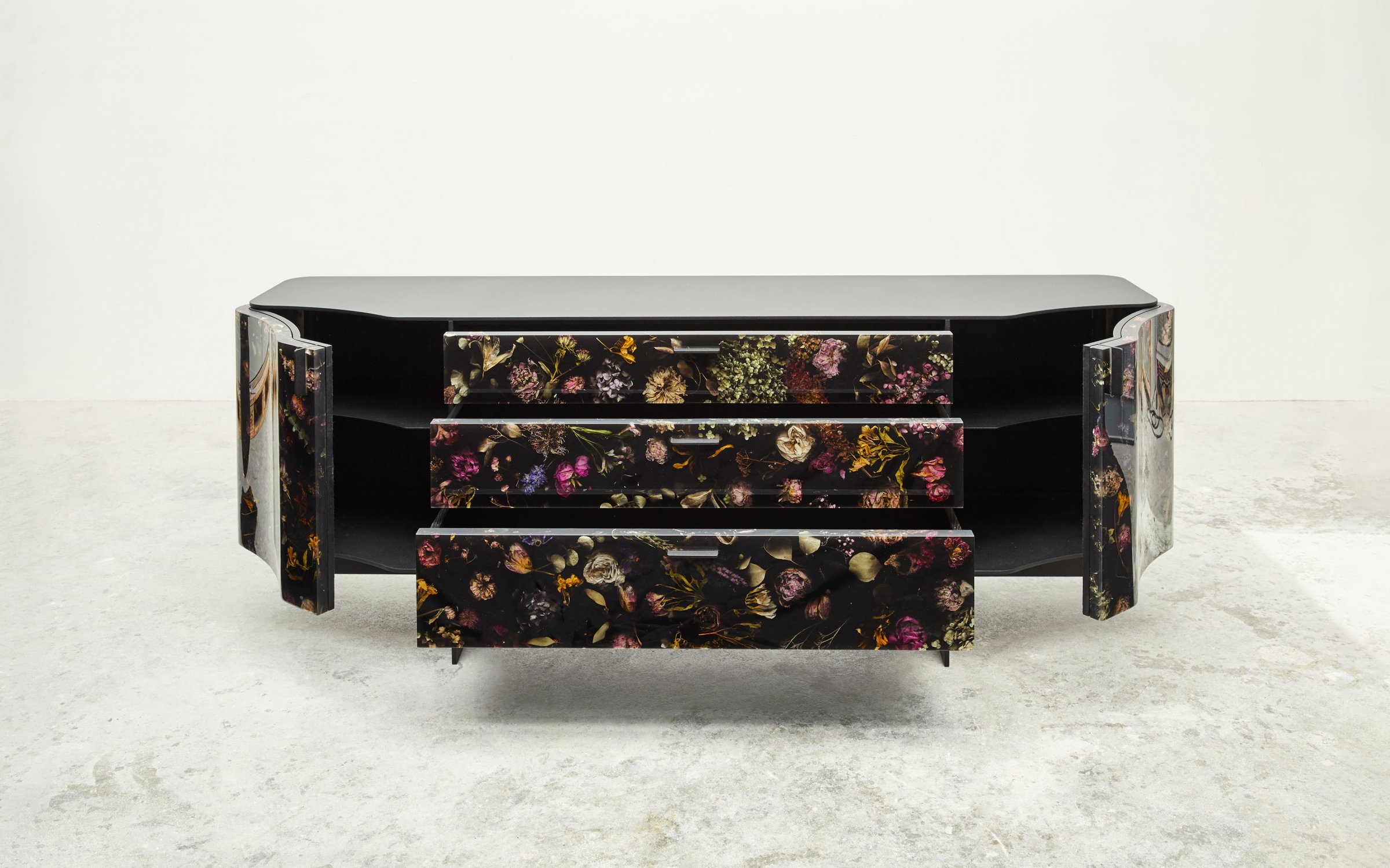 Flora_Credenza_206_Steel_by_Marcin_Rusak_Studio_04.jpg