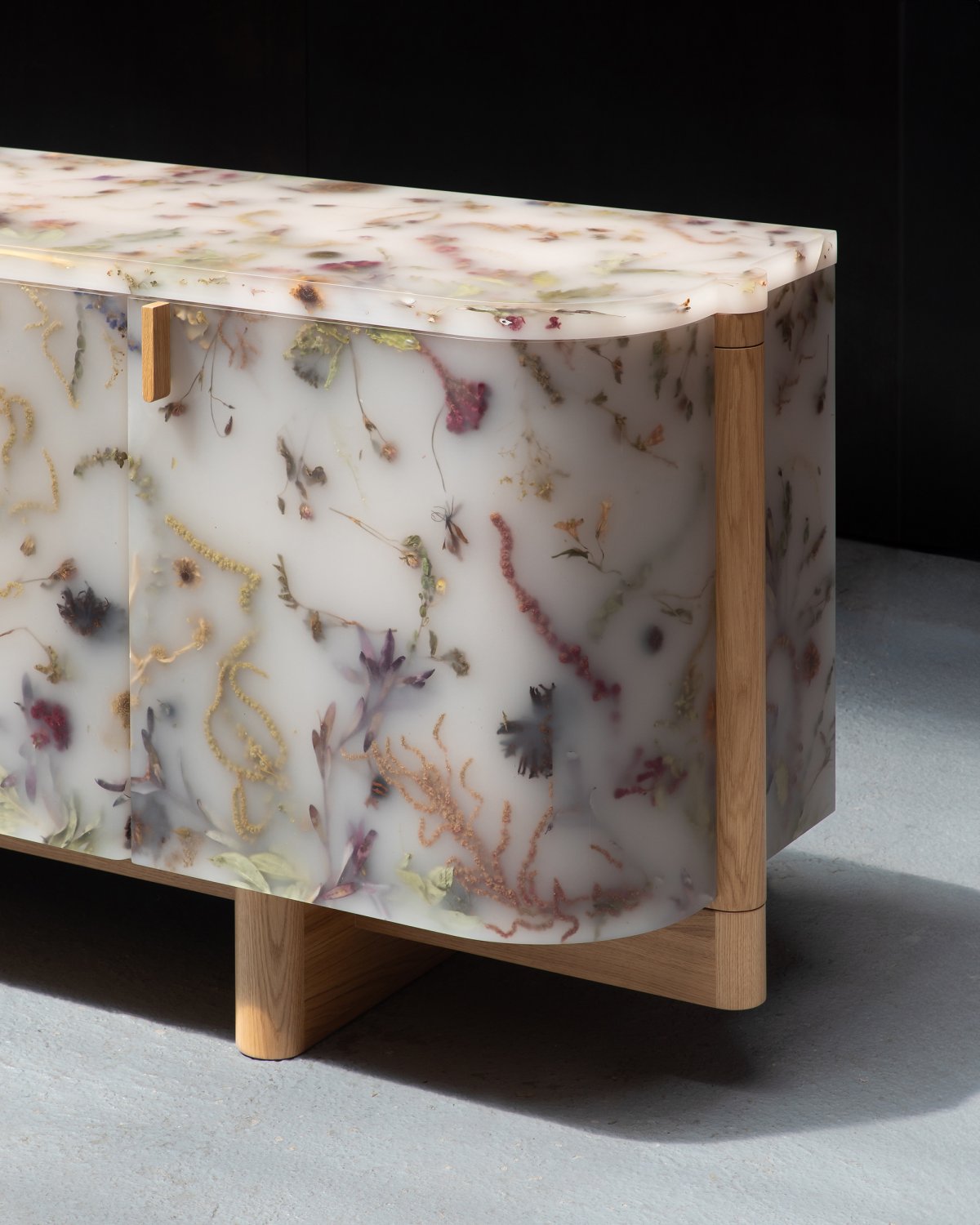 Flora_Credenza_244_Oak_by_Marcin_Rusak_Studio_02.jpg