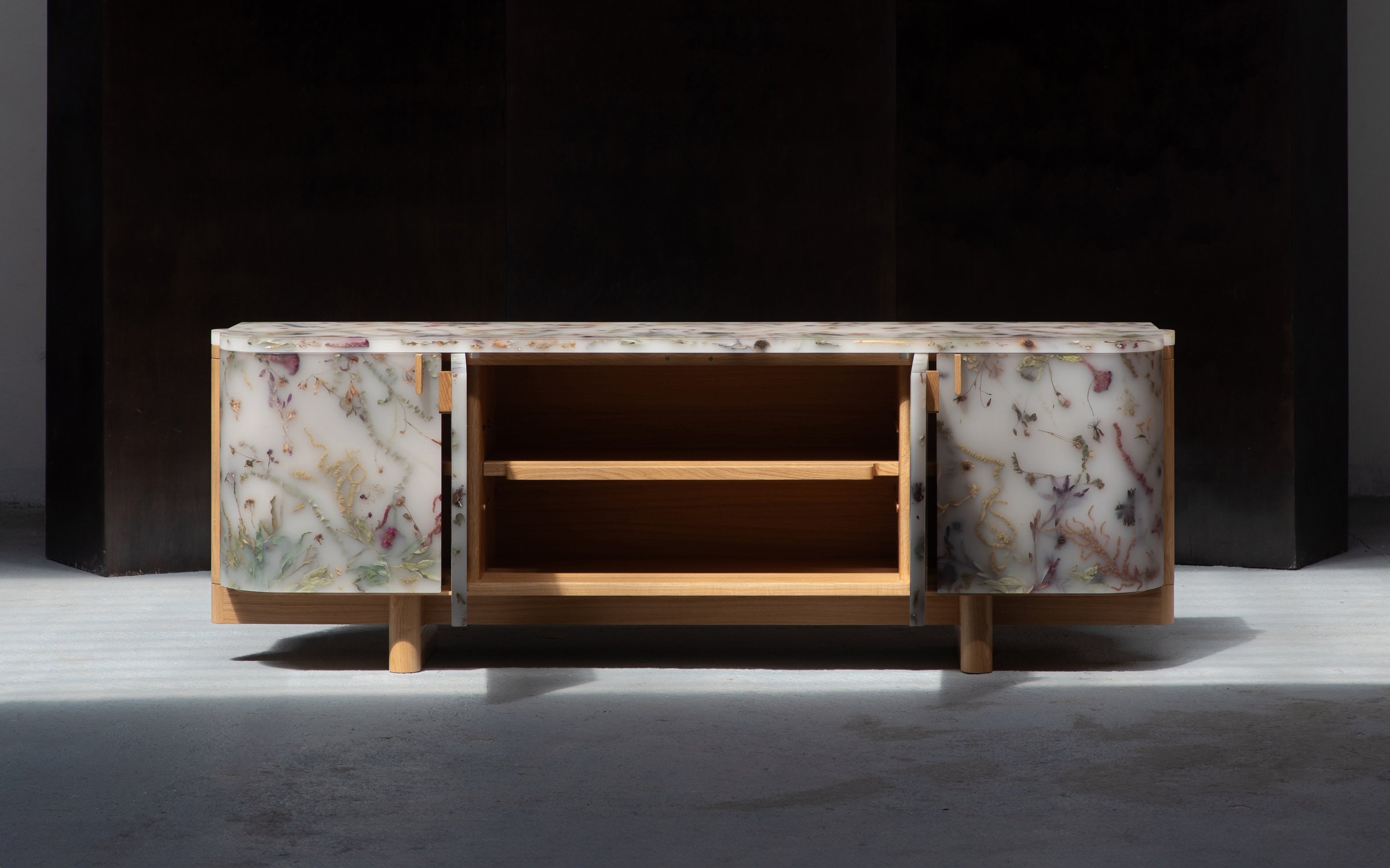 Flora_Credenza_244_Oak_by_Marcin_Rusak_Studio_04.jpg