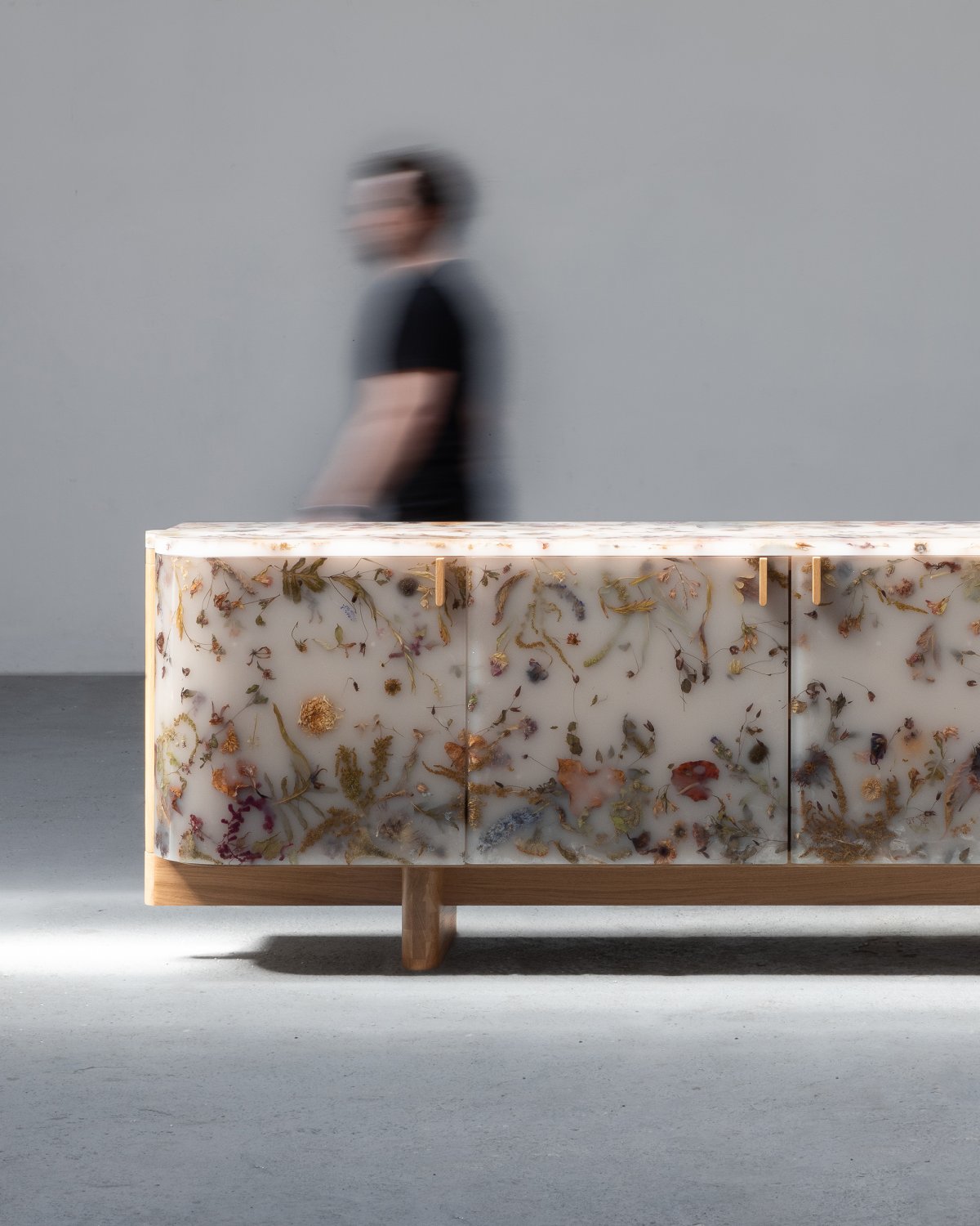 Flora_Credenza_276_Oak_by_Marcin_Rusak_Studio_05.jpg