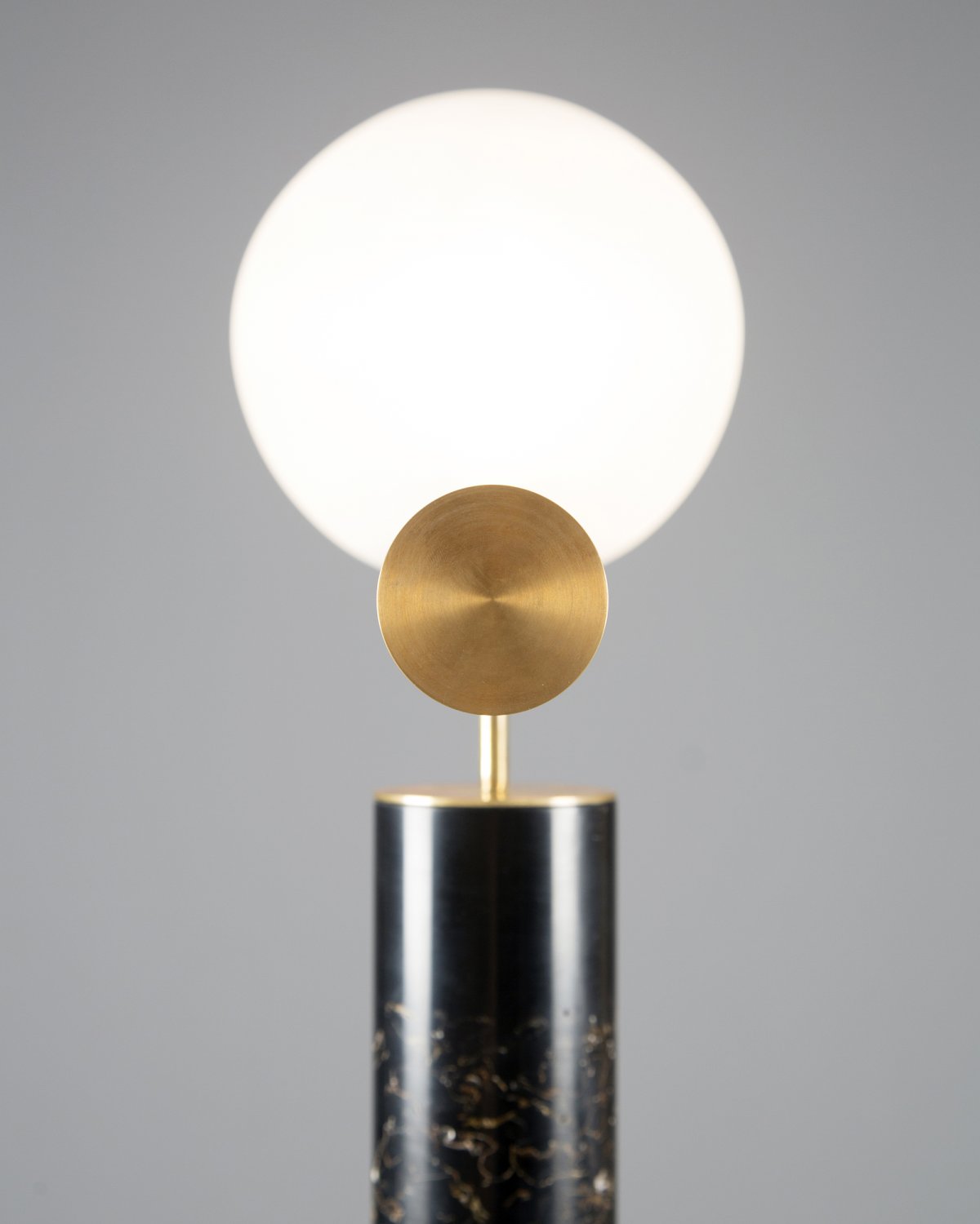 Flora_Lamp_Black_by_Marcin_Rusak_Studio_04.jpg