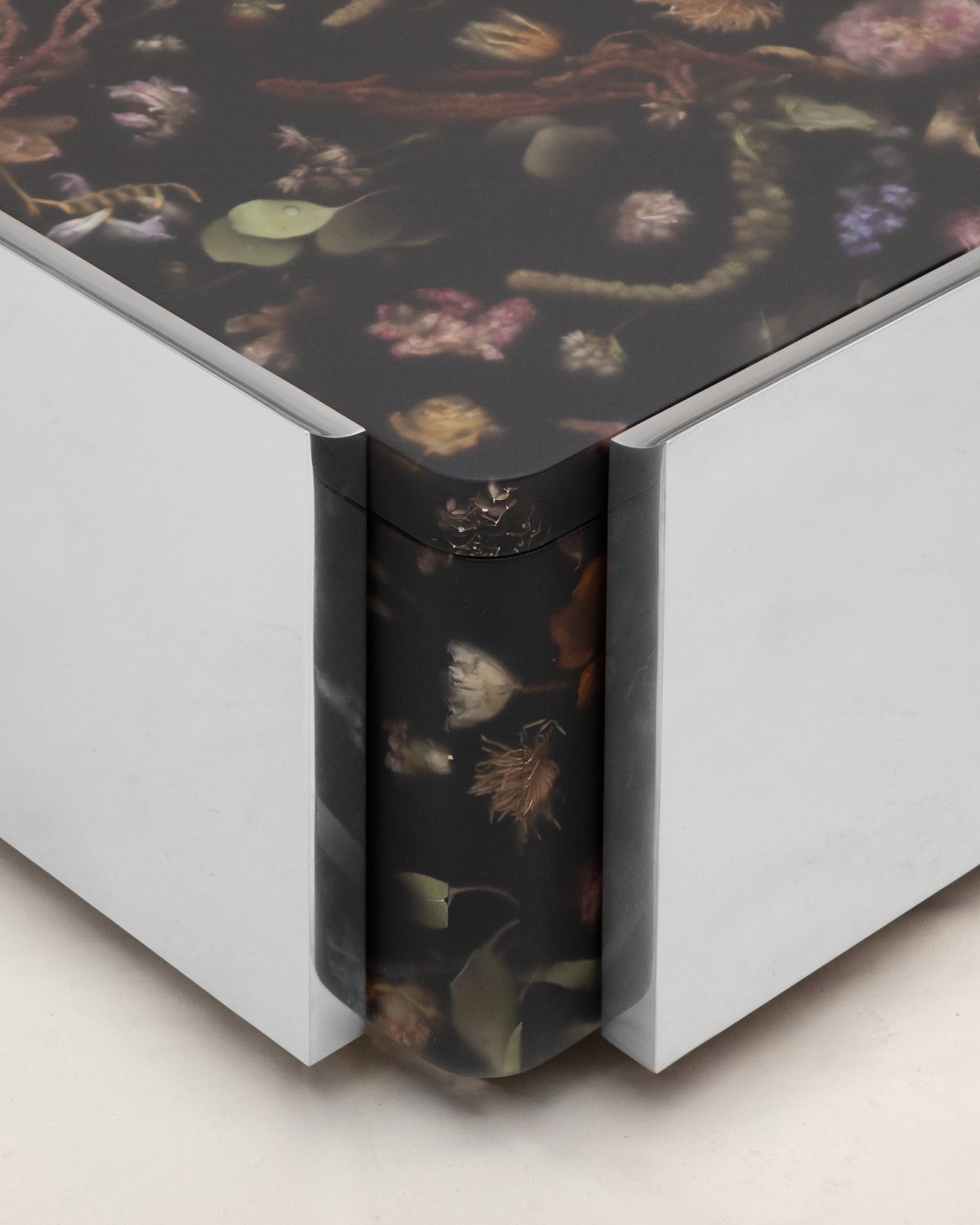 Flora_Low_Coffee_Table_165_Matte_by_Marcin_Rusak_Studio_04.jpg