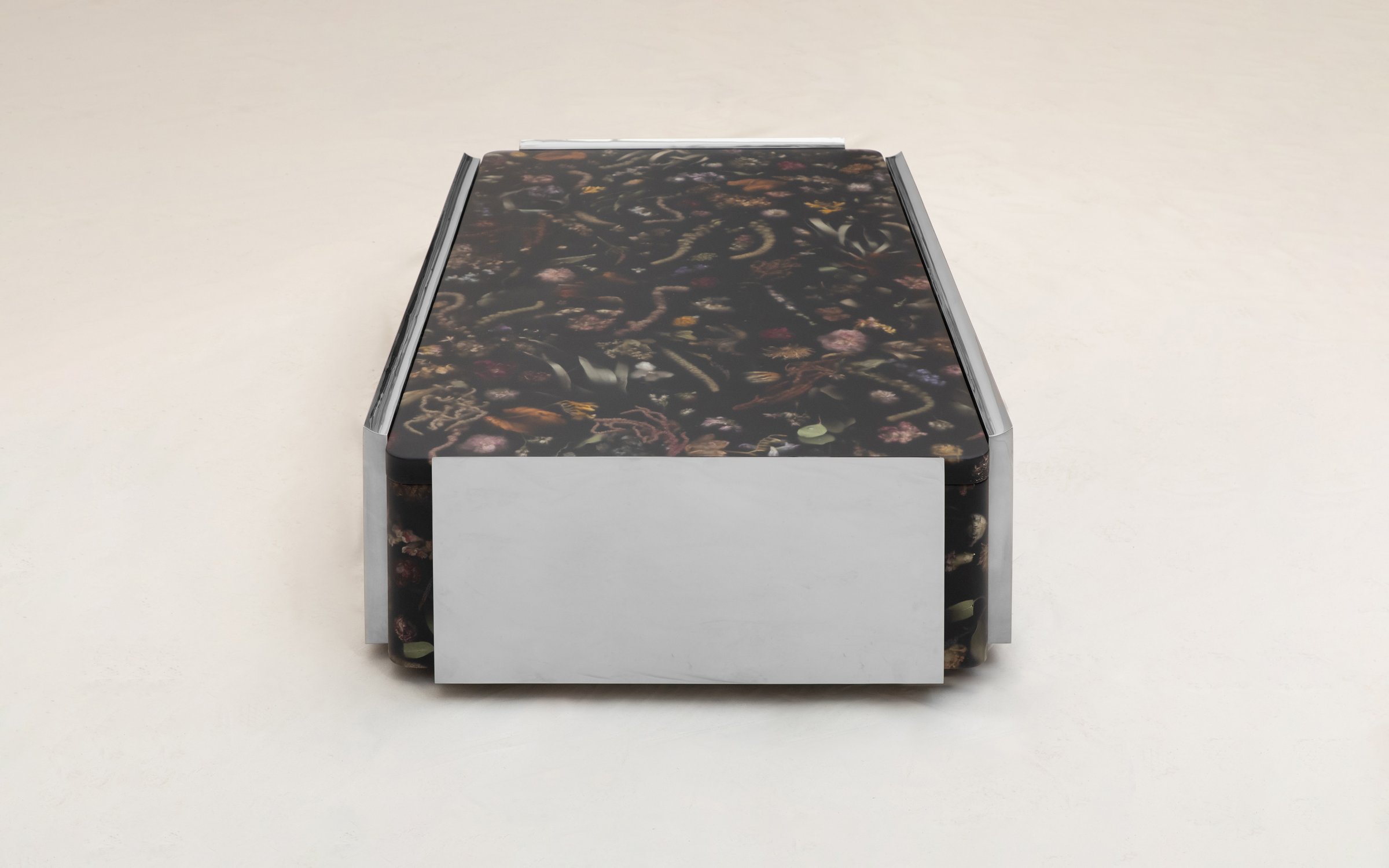 Flora_Low_Coffee_Table_165_Matte_by_Marcin_Rusak_Studio_06.jpg