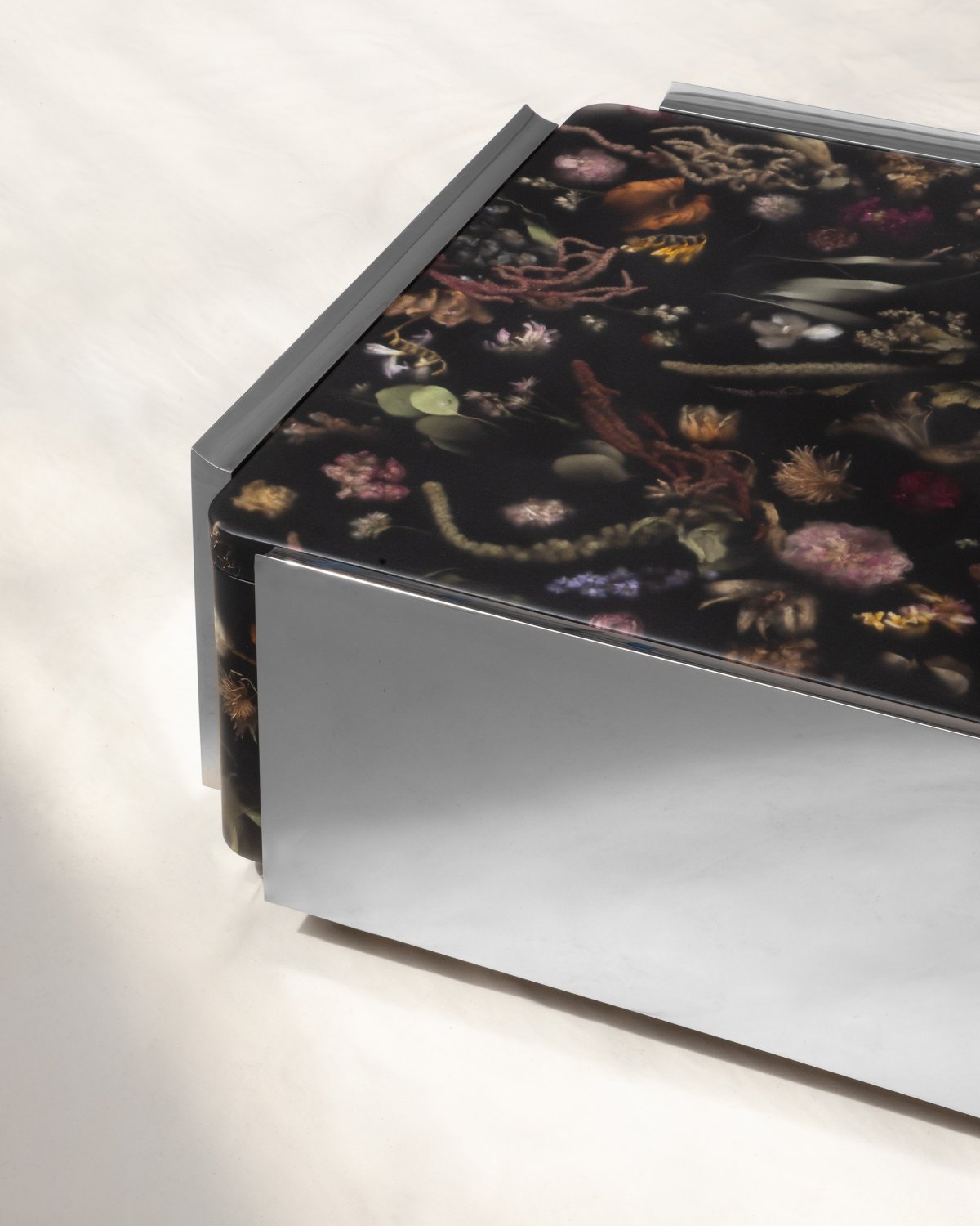 Flora_Low_Coffee_Table_165_Matte_by_Marcin_Rusak_Studio_07.jpg