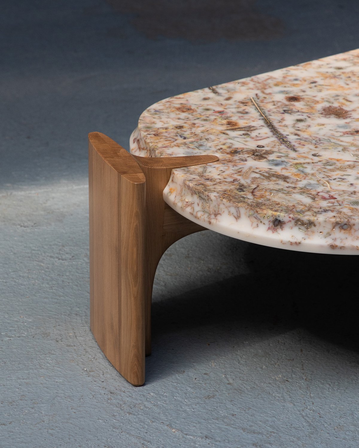 Flora_Low_Coffee_Table_197_Oak_by_Marcin_Rusak_Studio_03.jpg