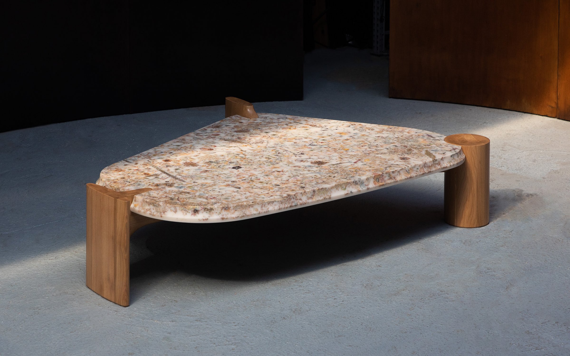 Flora_Low_Coffee_Table_197_Oak_by_Marcin_Rusak_Studio_04.jpg
