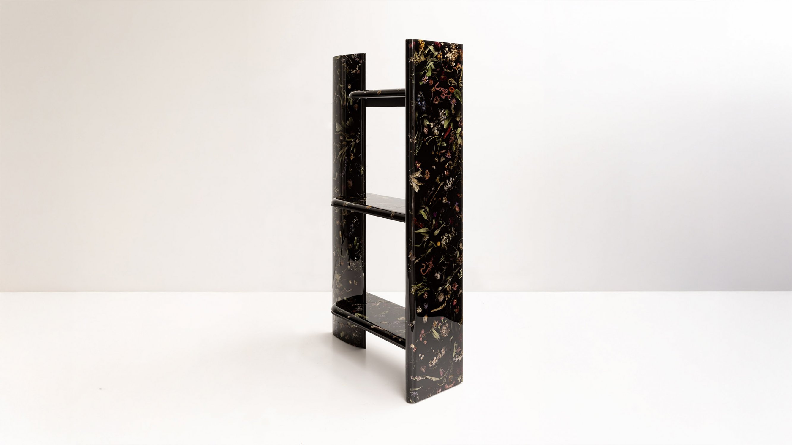 Flora_Shelving_Unit_210_by_Marcin_Rusak_Studio_01-XS.jpg