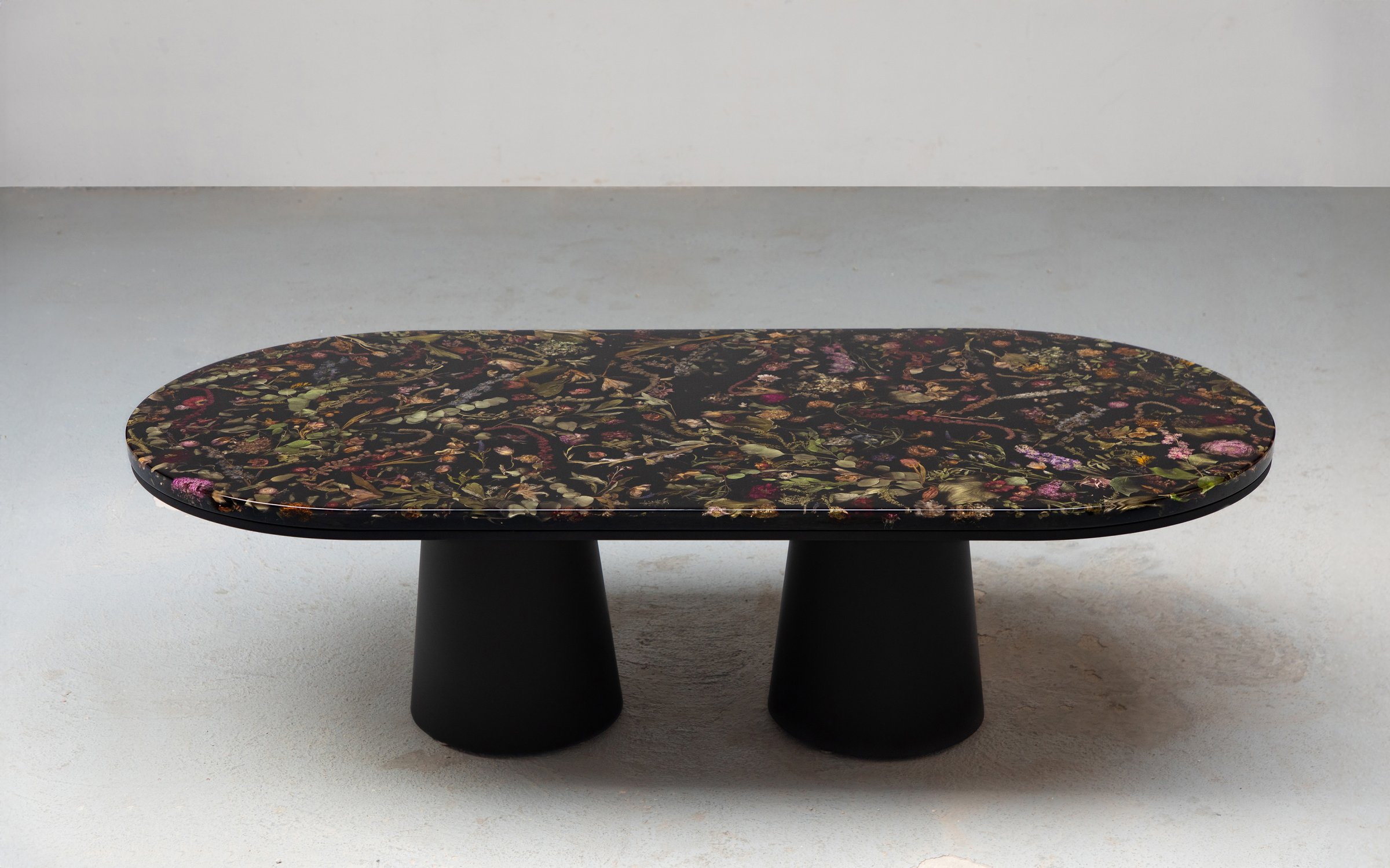 Flora_Table_250_Black_by_Marcin_Rusak_Studio_04.jpg