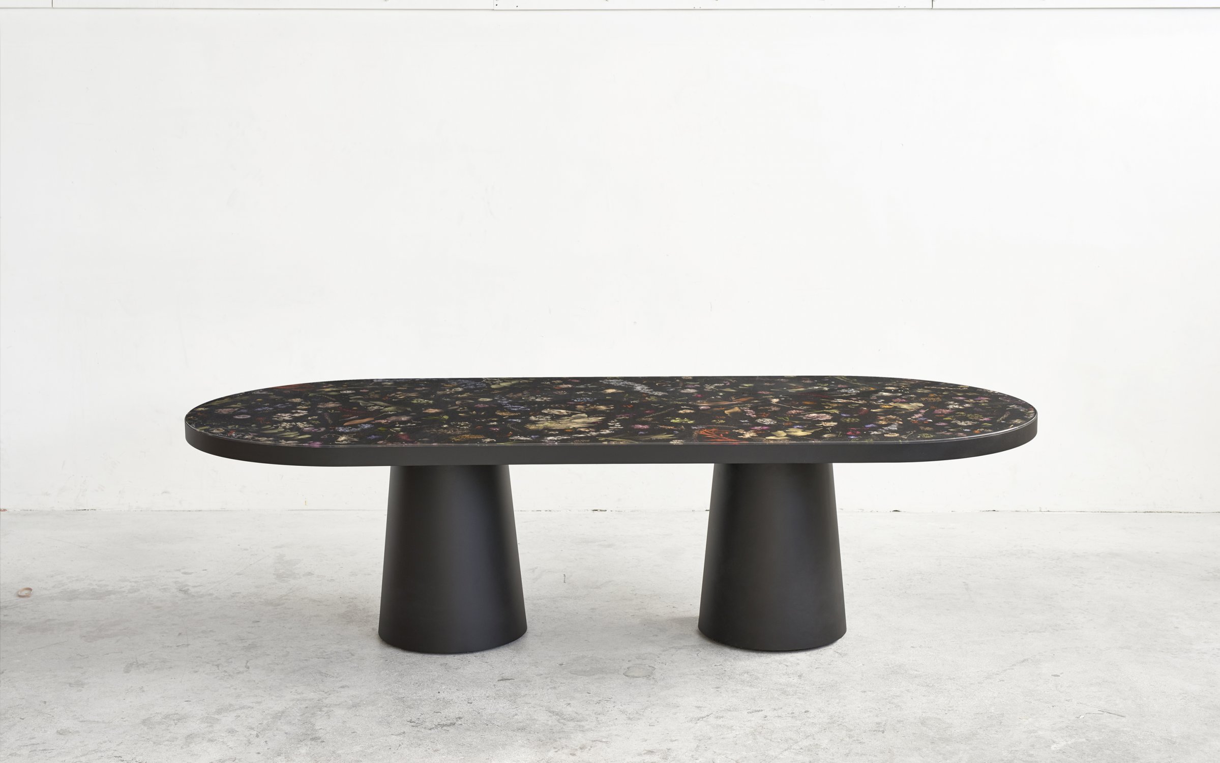 Flora_Table_280_by_Marcin_Rusak_Studio_04.jpg