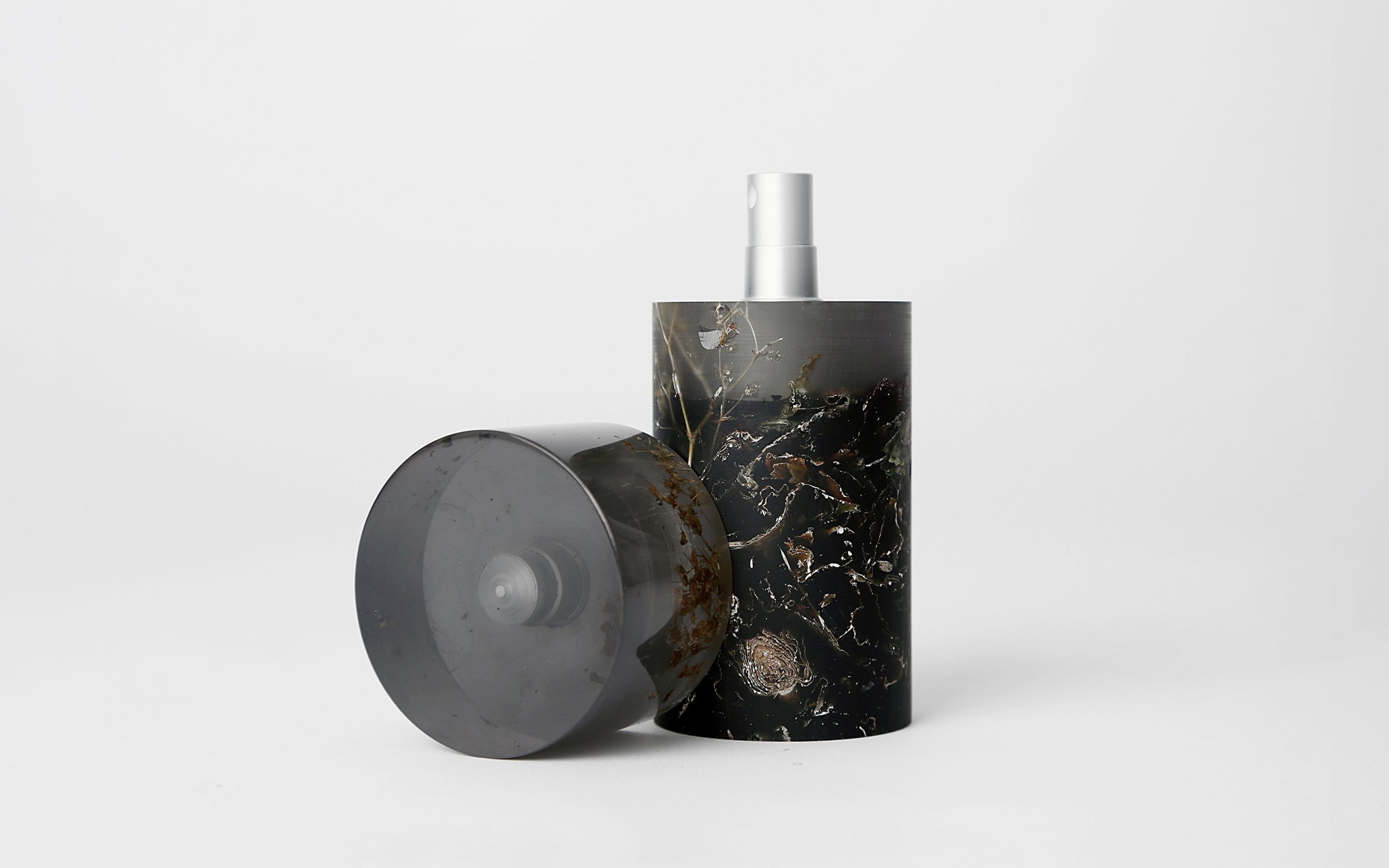 Flowering_Transition_Fragrance_by_Marcin_Rusak_Studio_03.jpg