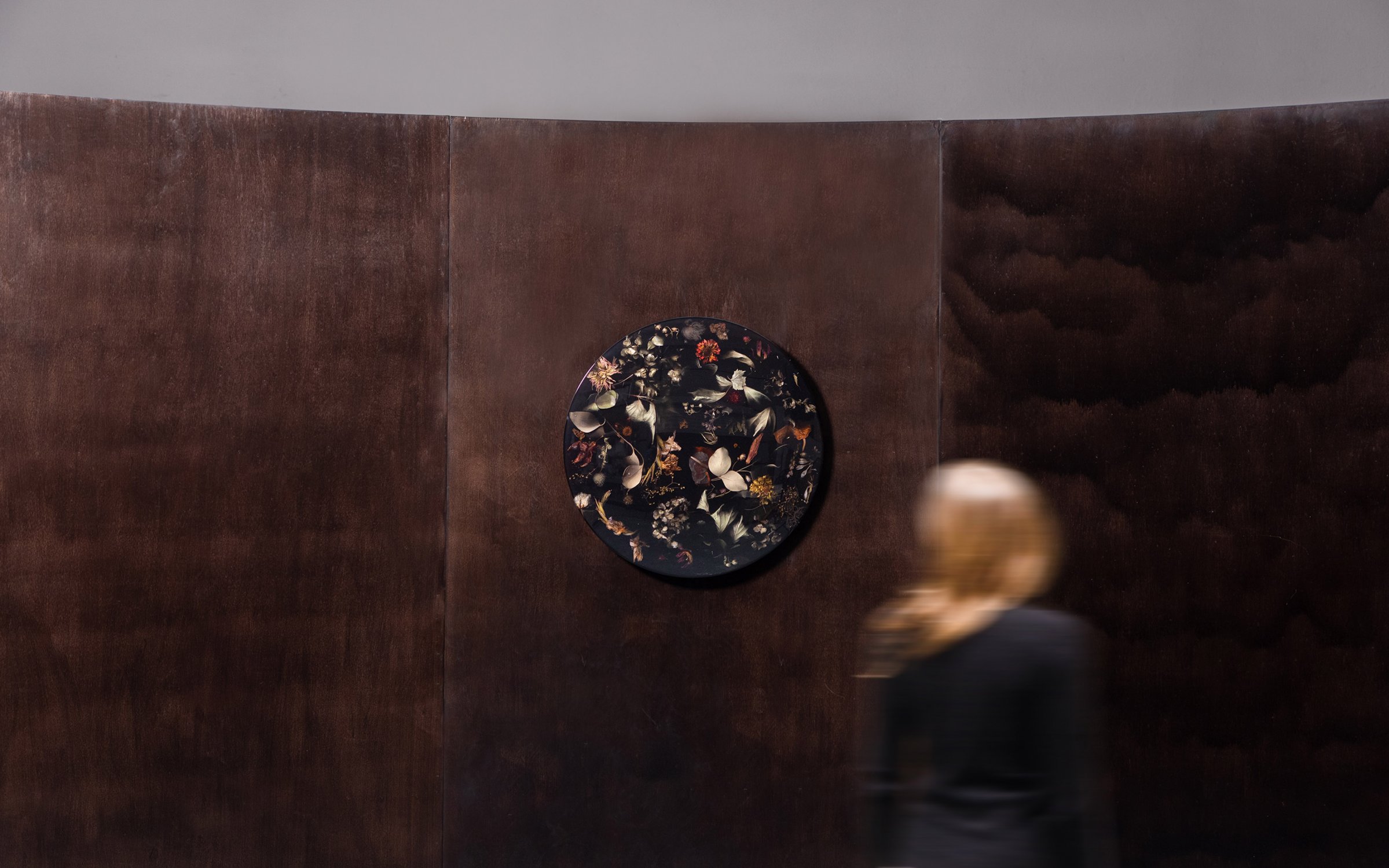 Marcin_Rusak_Studio_Flora_Lens_65_Black_FL2336_03.jpg