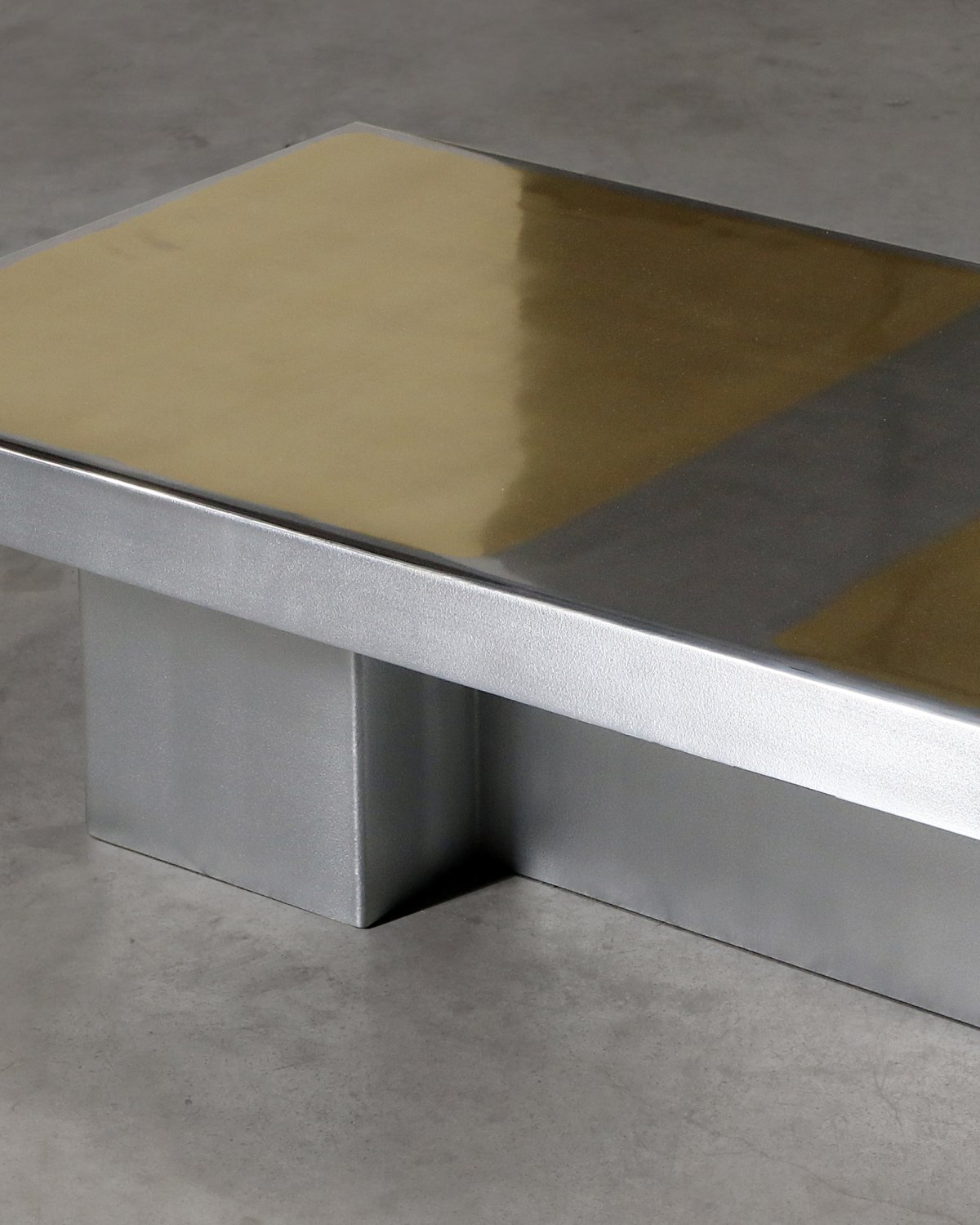 Merging_Metals_Coffee_Table_100-3_by_Marcin_Rusak_Studio_03.jpg