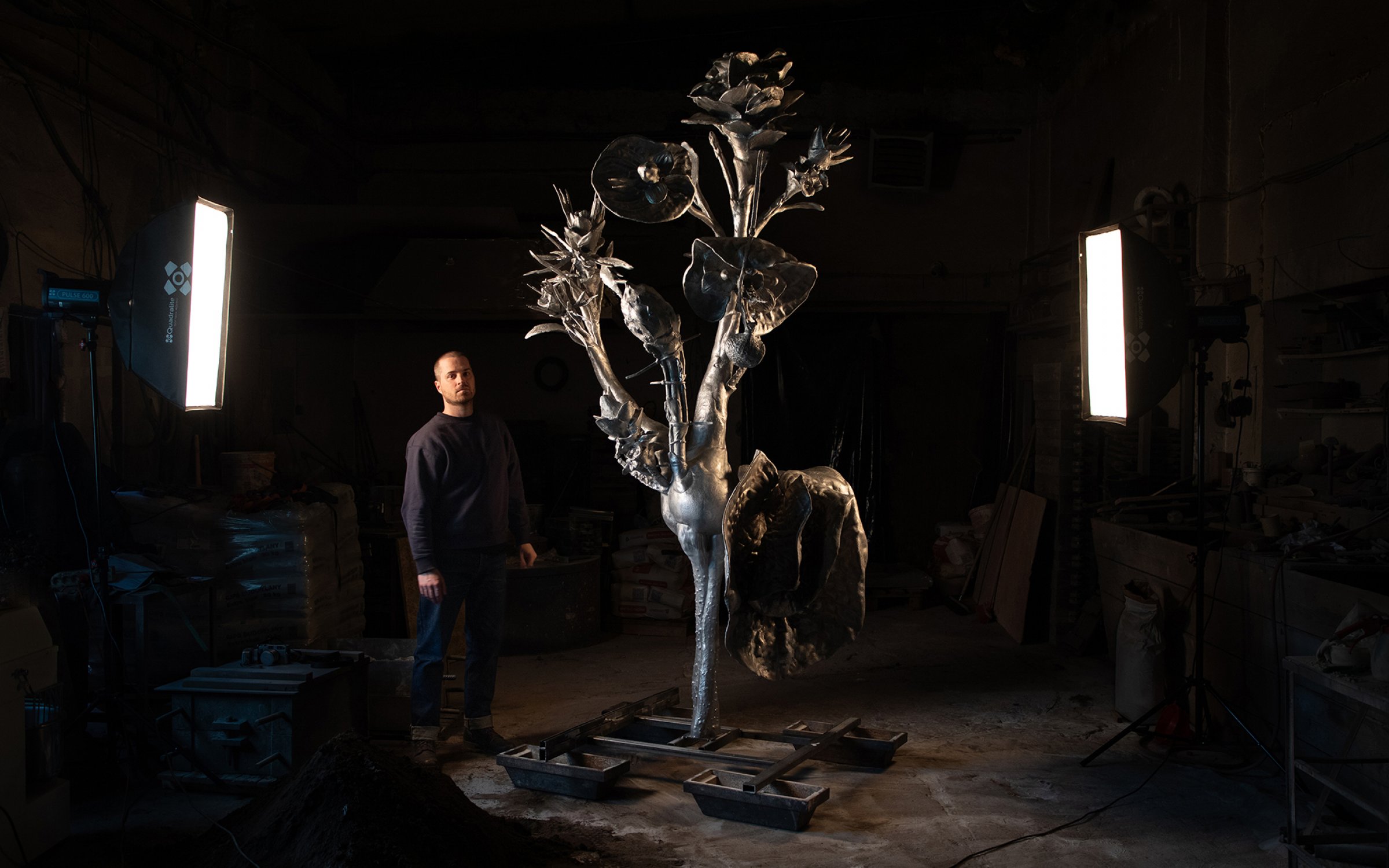 Monster_Flower_Sculpture_276_by_Marcin_Rusak_Studio_01_7.jpg