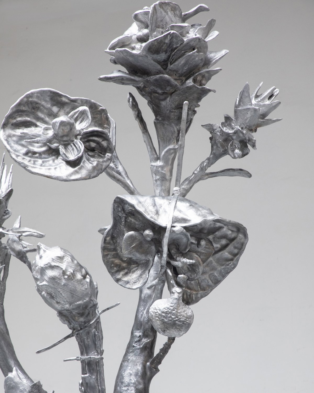 Monster_Flower_Sculpture_276_by_Marcin_Rusak_Studio_03.jpg