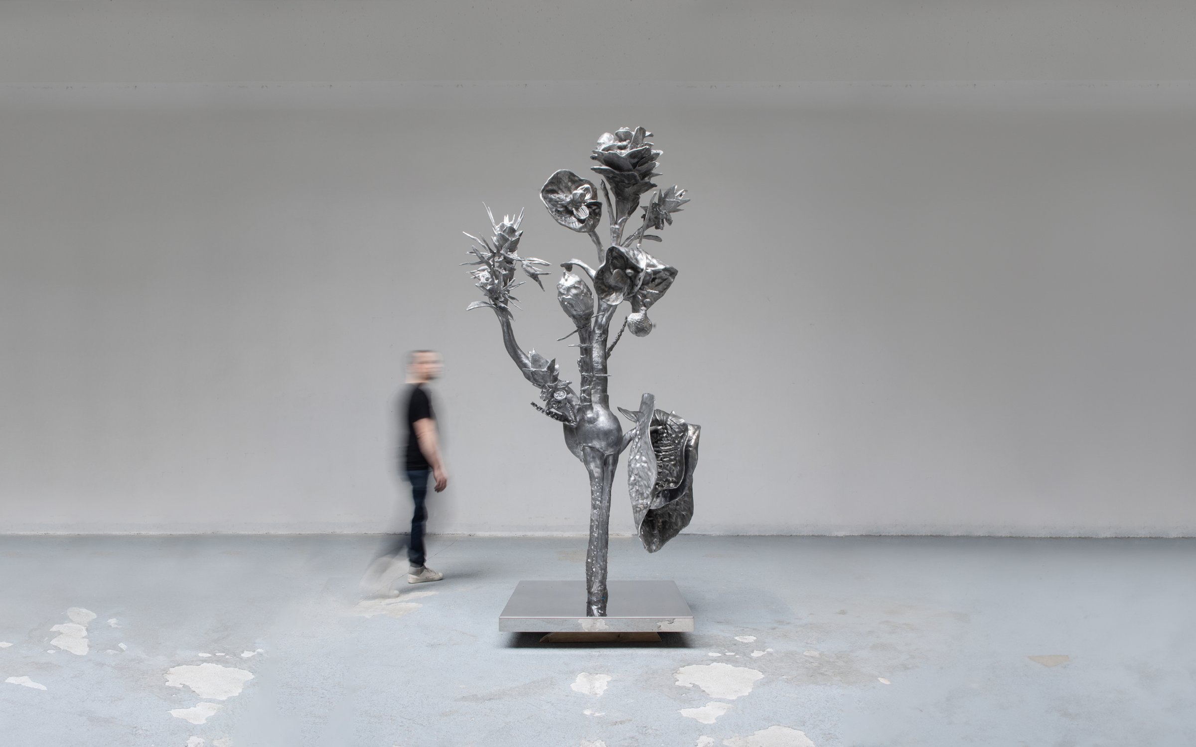 Monster_Flower_Sculpture_276_by_Marcin_Rusak_Studio_06.jpg