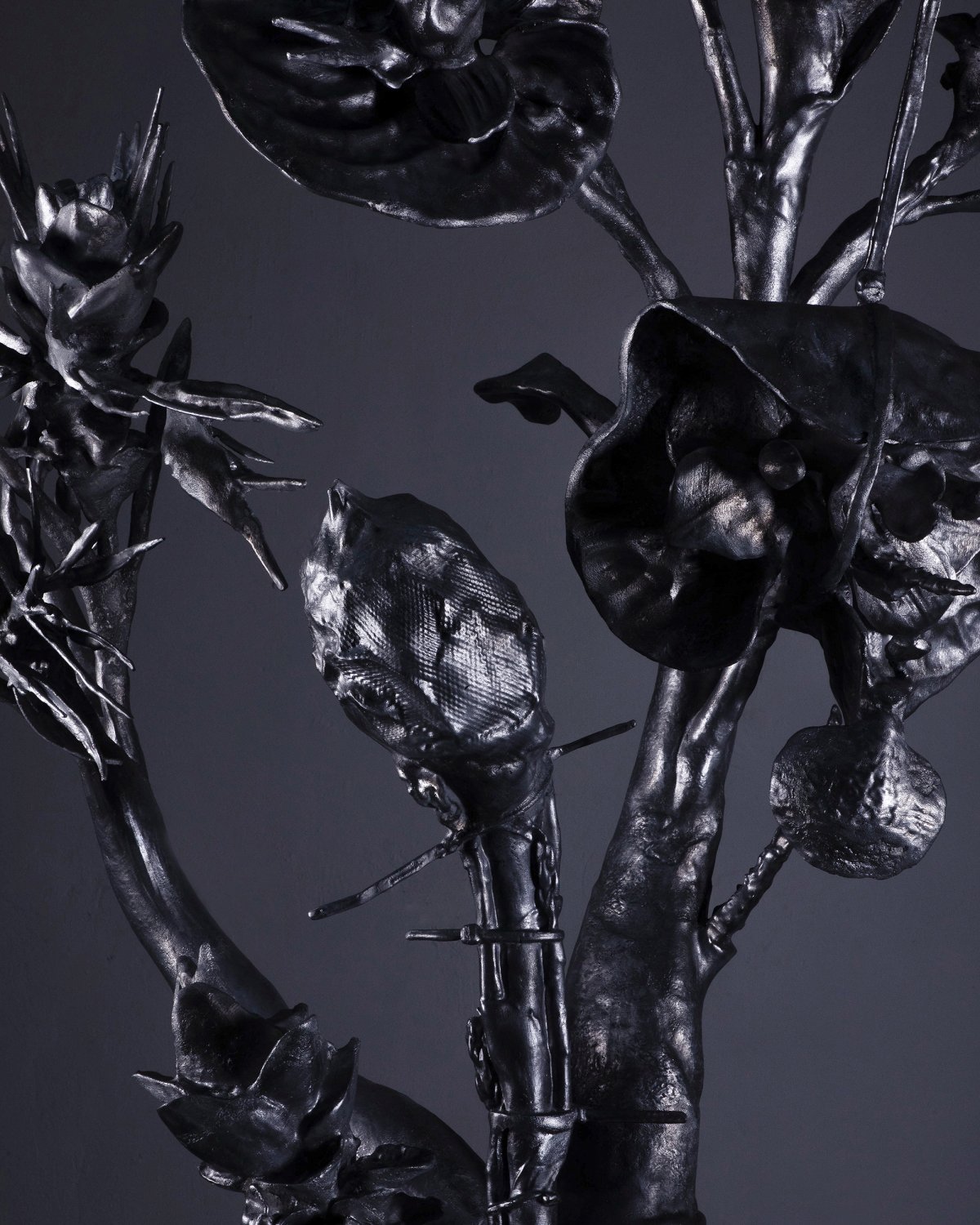Monster_Flower_Sculpture_276_by_Marcin_Rusak_Studio_08.jpg