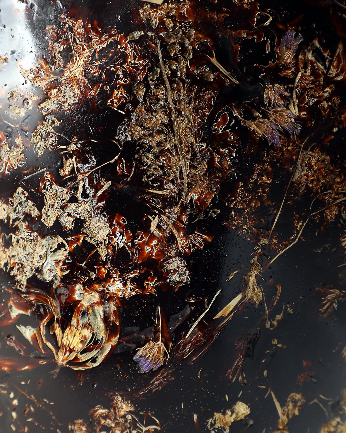 Perishable_Vase_IV_by_Marcin_Rusak_Studio_03.jpg