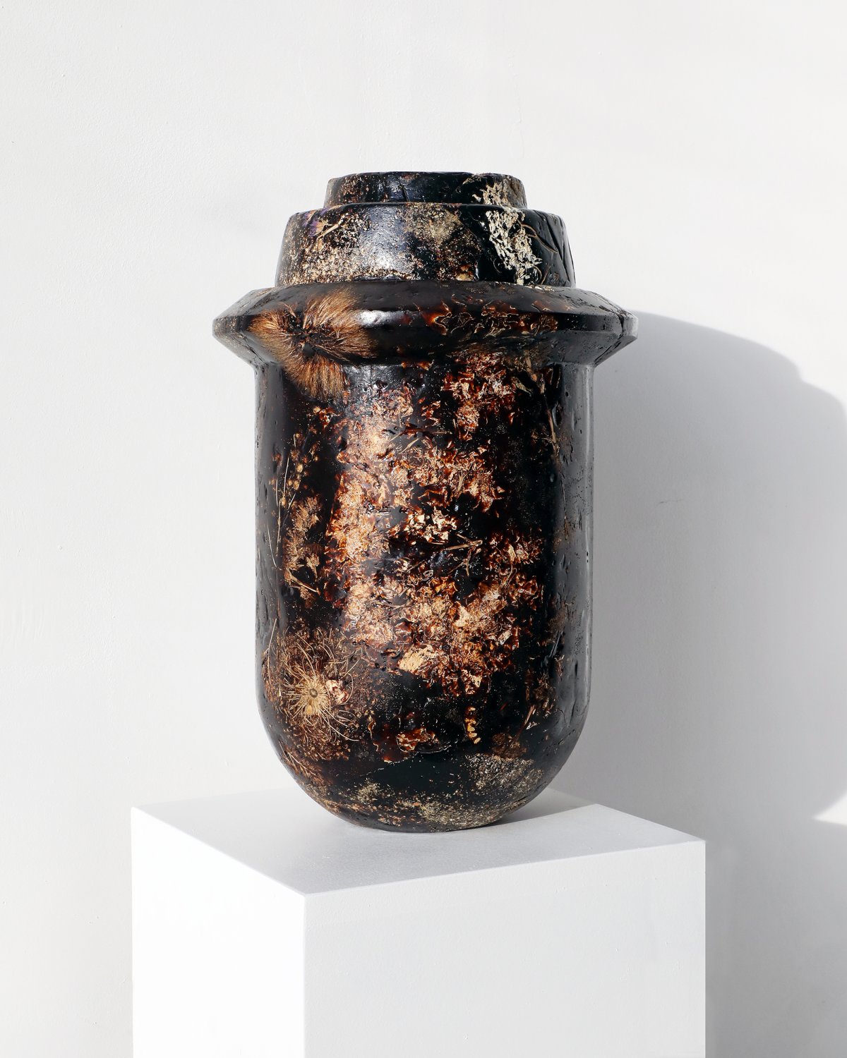 Perishable_Vase_I_by_Marcin_Rusak_Studio_02.jpg