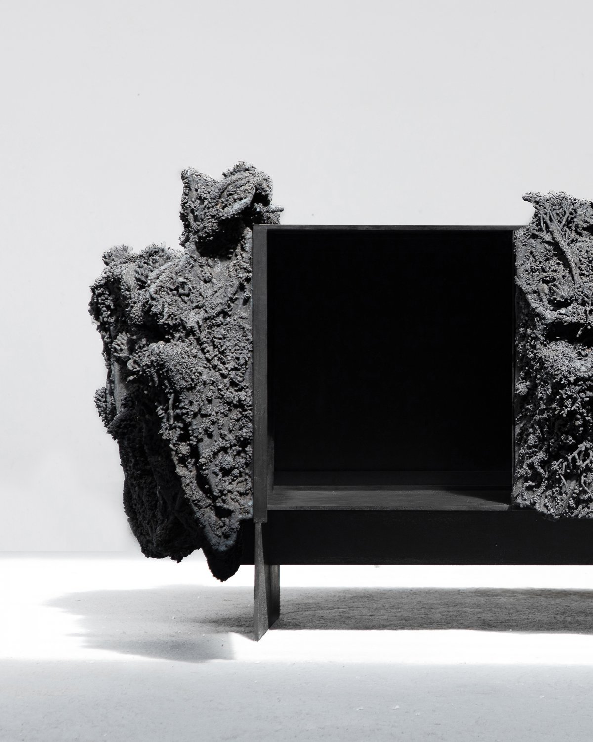 Tephra_Credenza_225_by_Marcin_Rusak_Studio_06.jpg