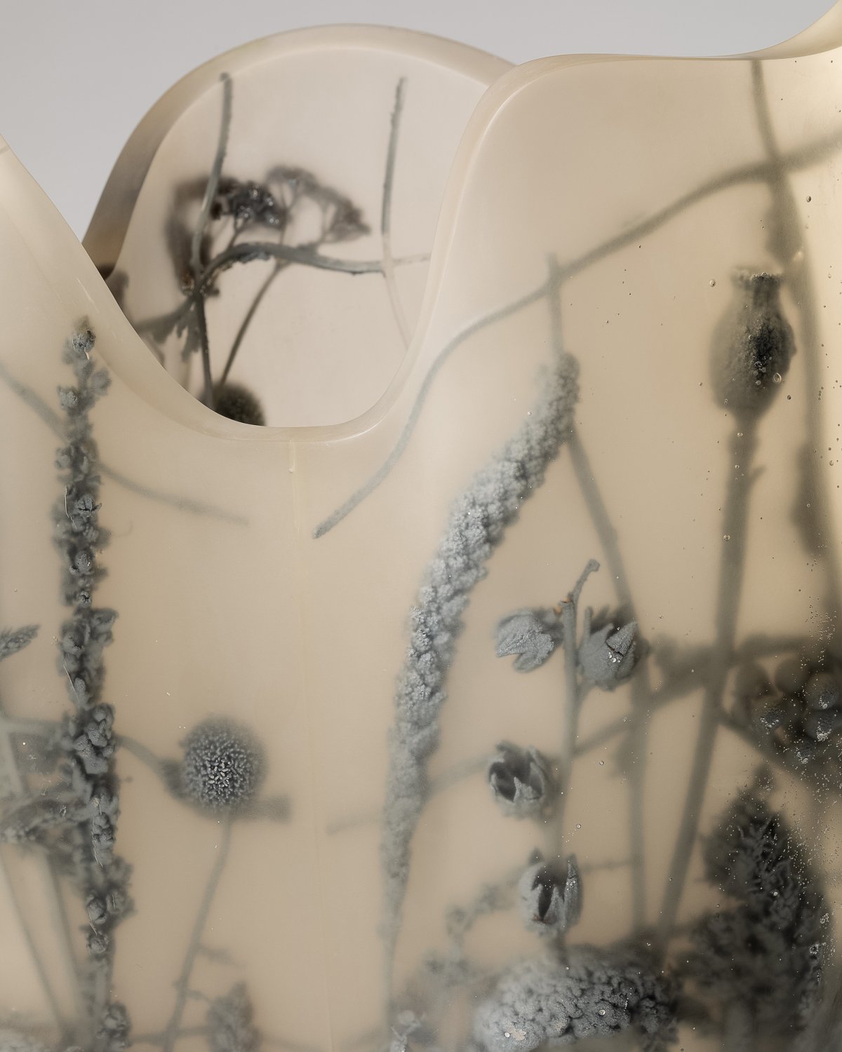 Vas_Florum_08_Flores_Post-Industriales_by_Marcin_Rusak_Studio_05.jpg